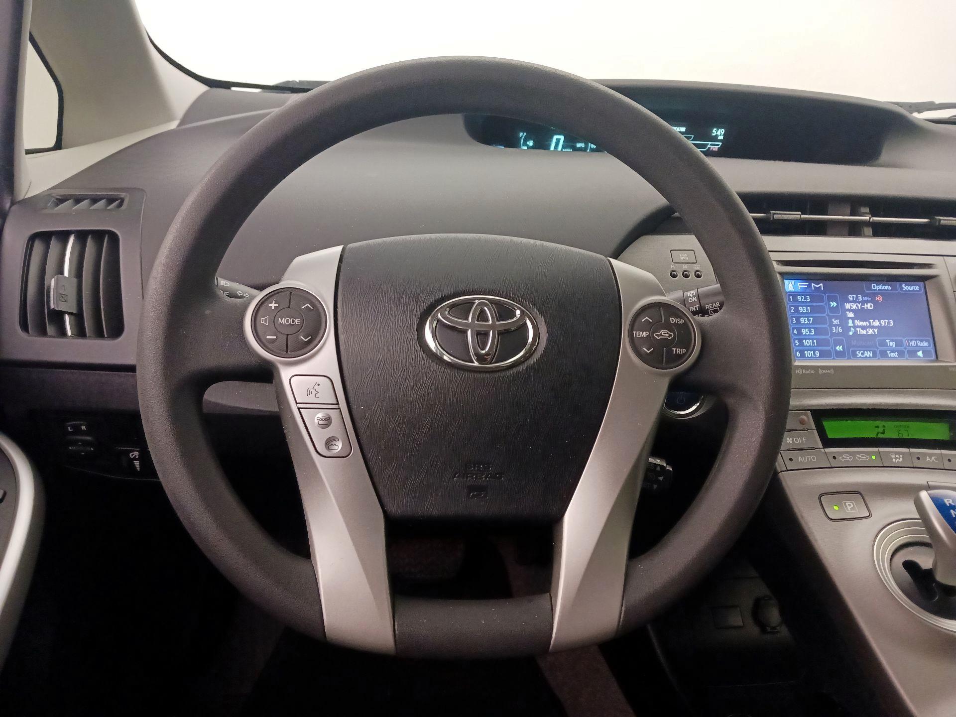 Thumbnail: 2015 Toyota Prius - 10