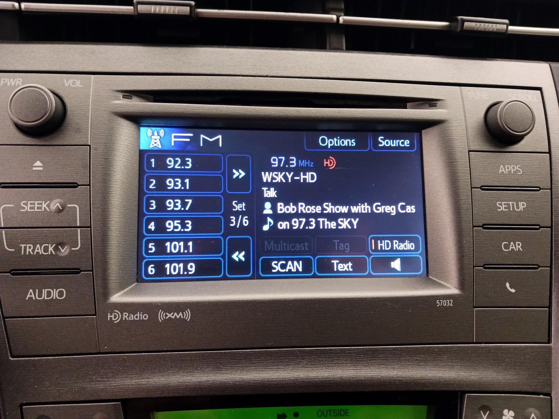 Thumbnail: 2015 Toyota Prius - 15