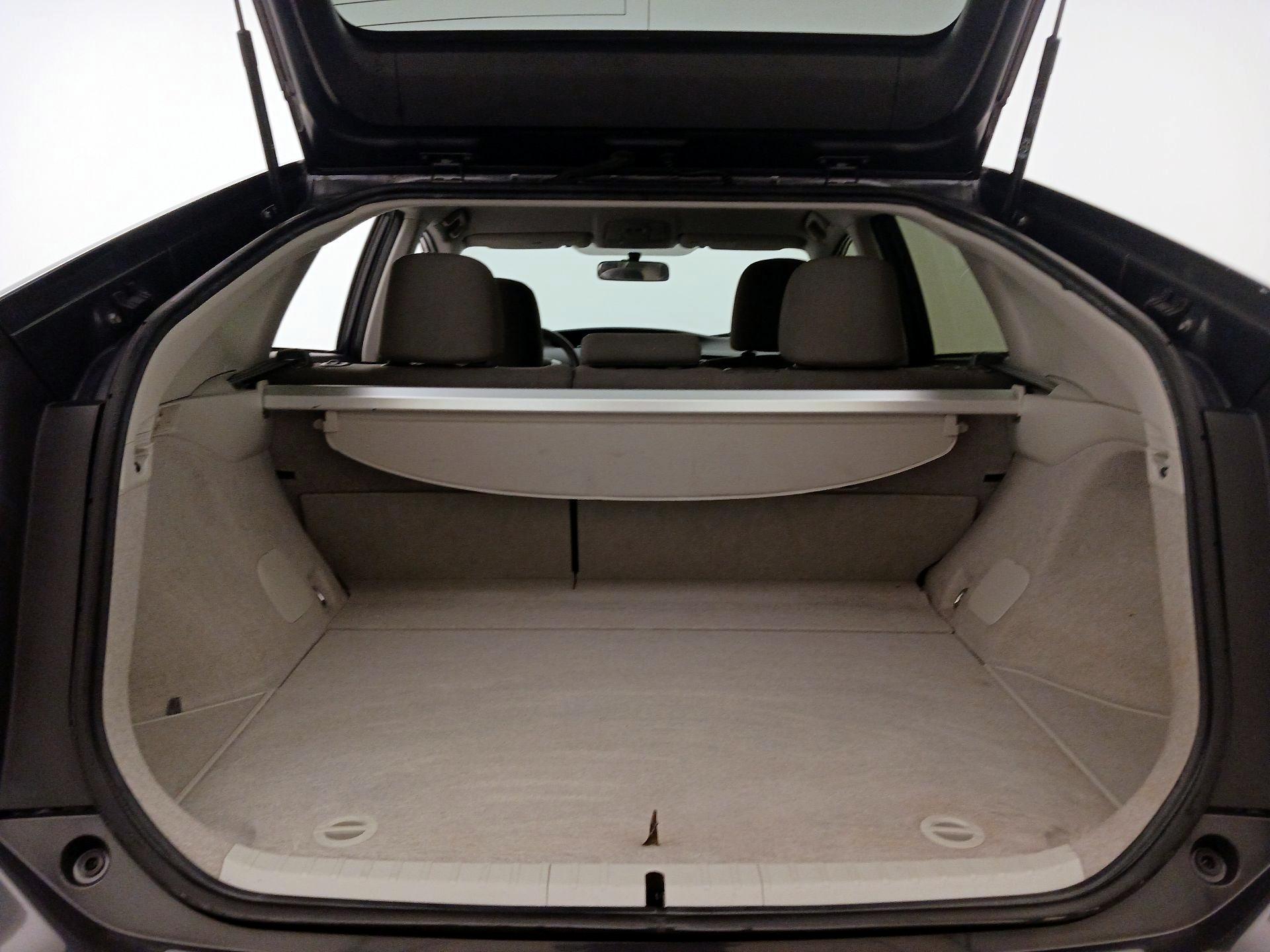 Thumbnail: 2015 Toyota Prius - 20