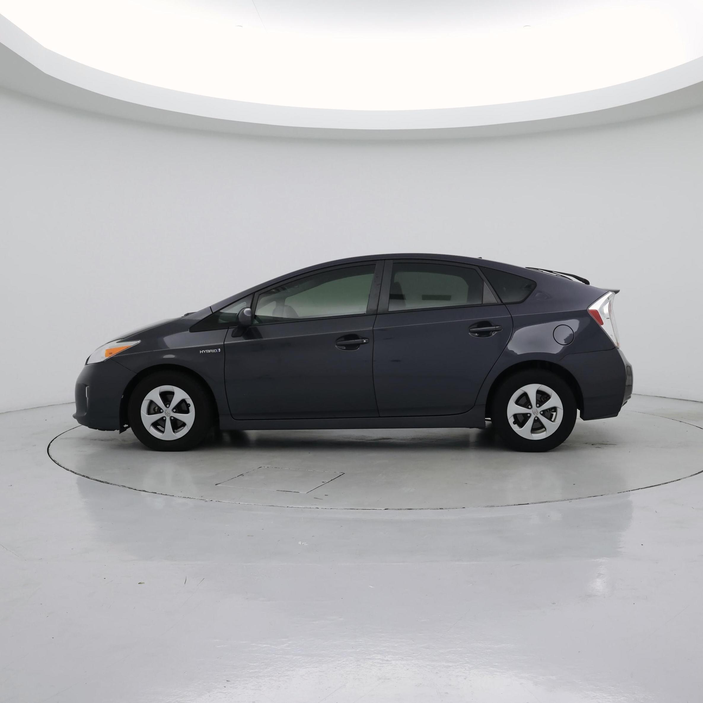 Thumbnail: 2015 Toyota Prius - 3