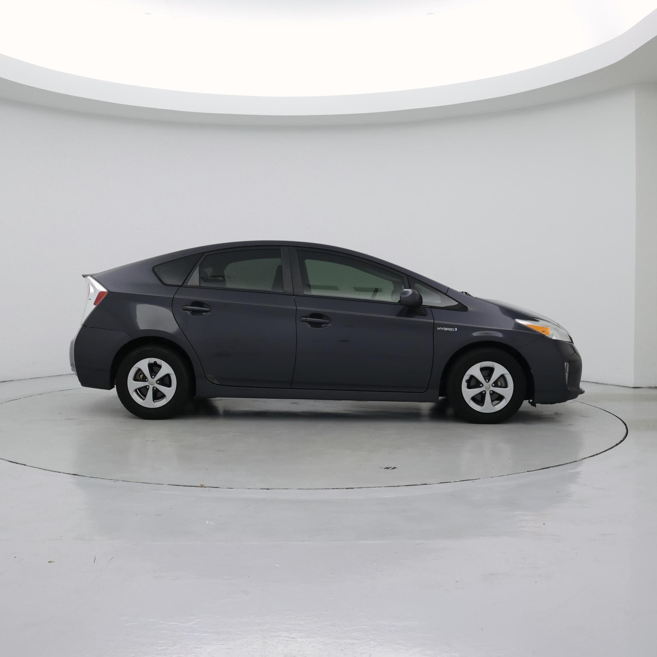 Thumbnail: 2015 Toyota Prius - 7