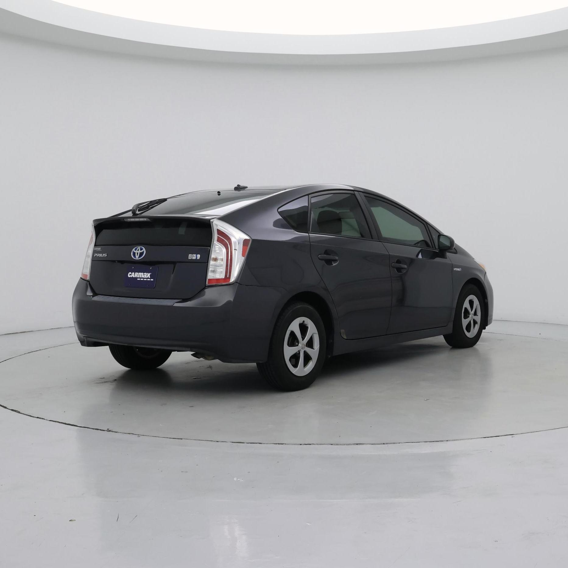 Thumbnail: 2015 Toyota Prius - 8