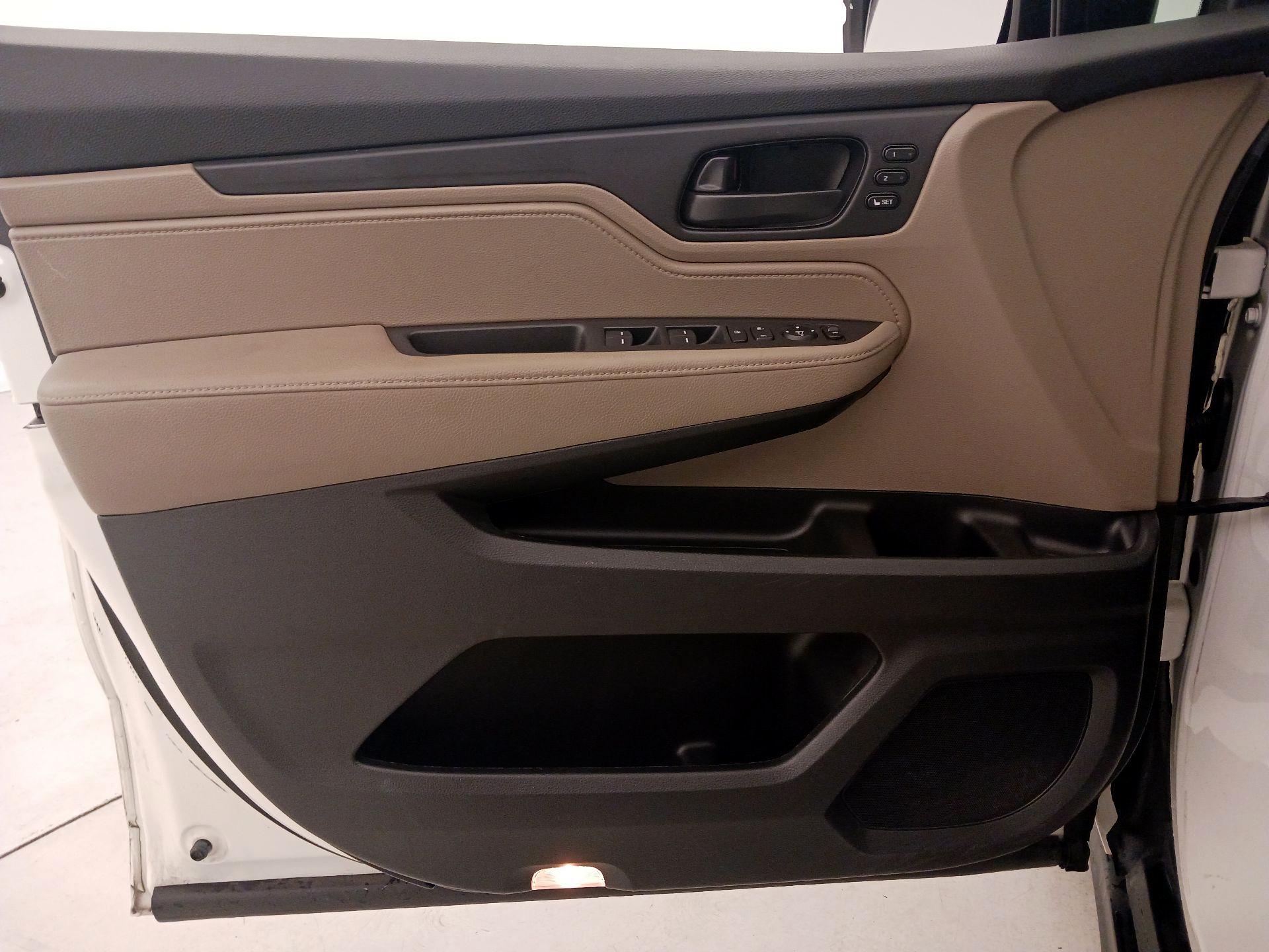 Thumbnail: 2018 Honda Odyssey - 12