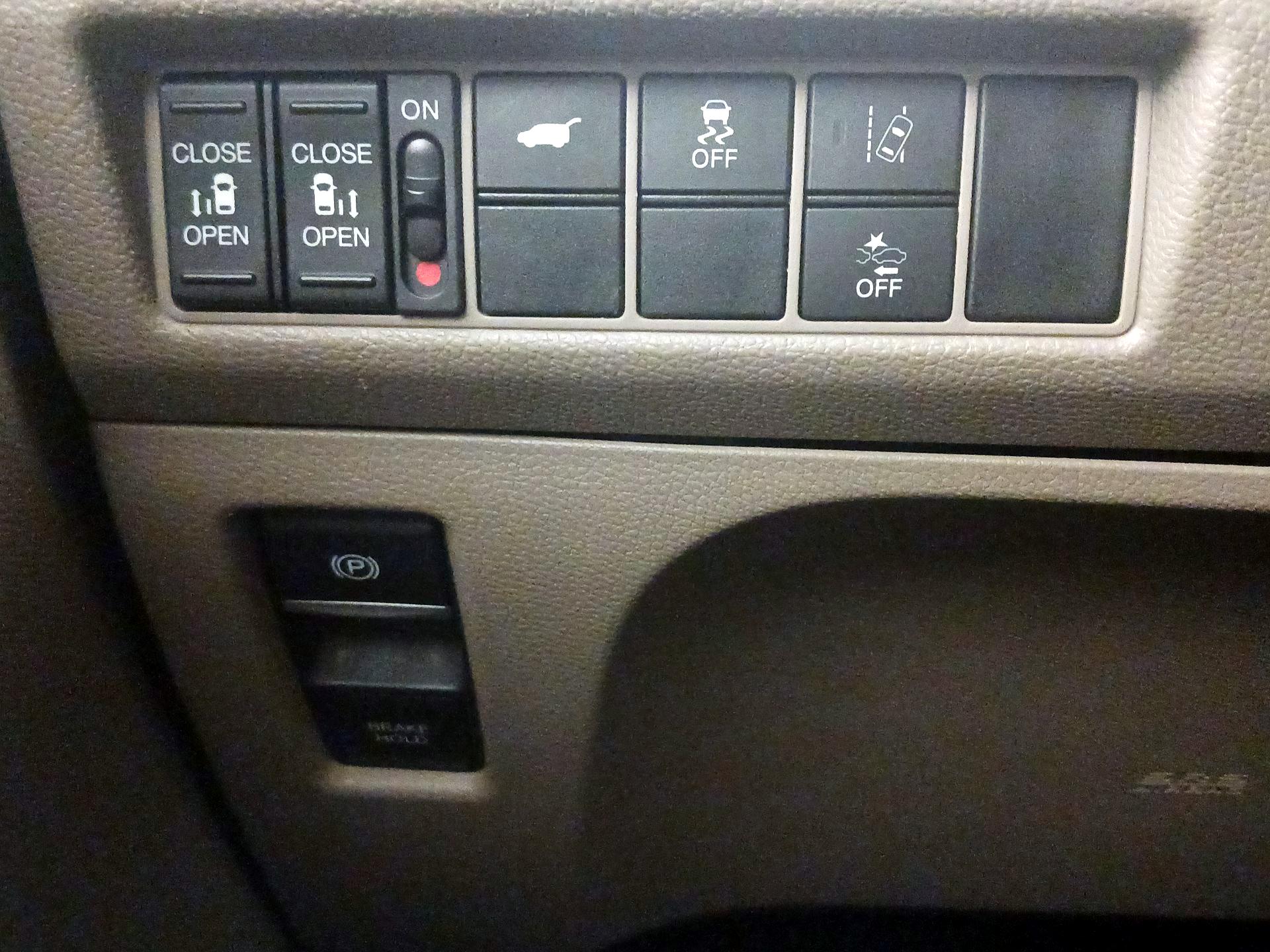 Thumbnail: 2018 Honda Odyssey - 13