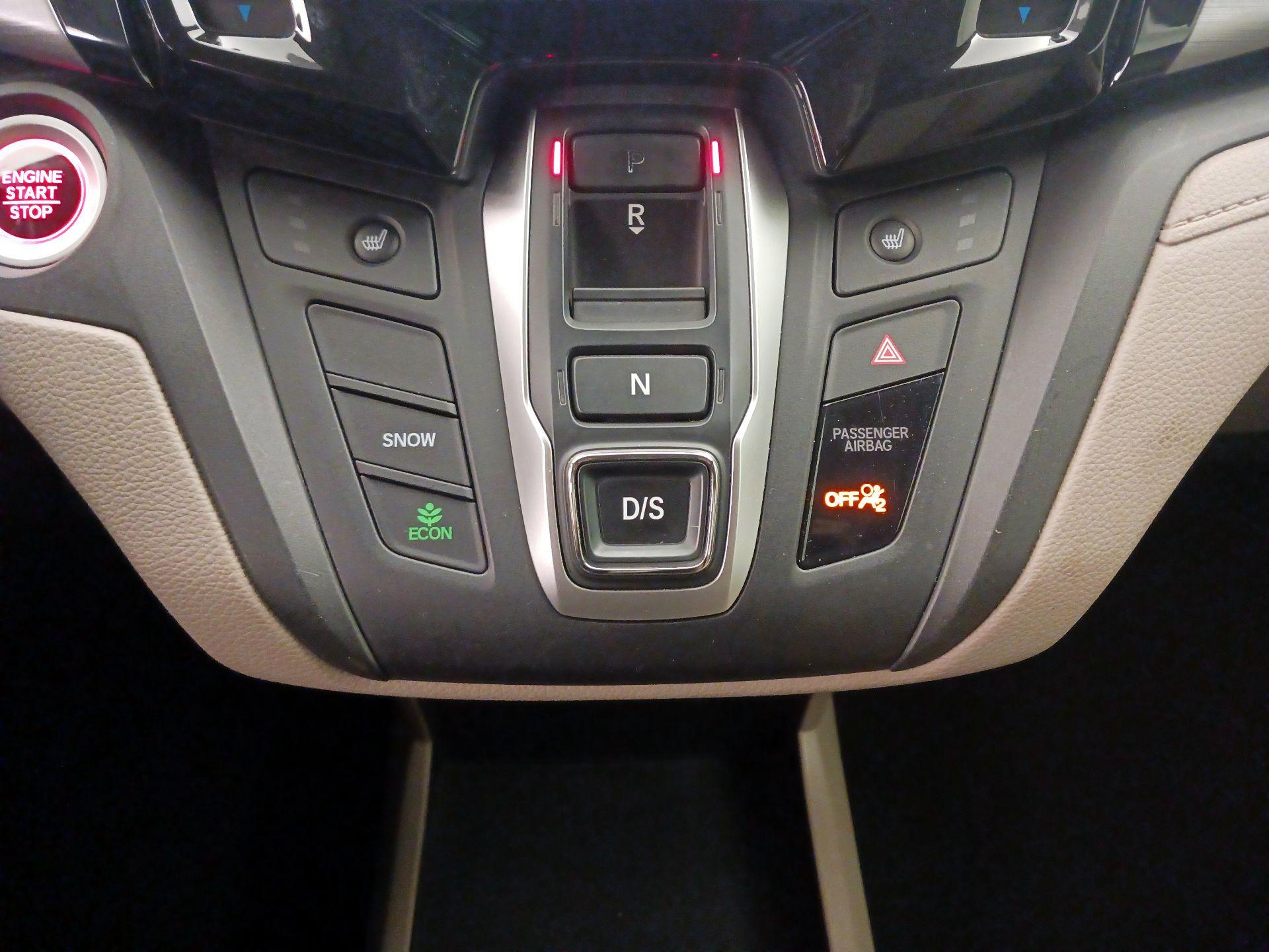 Thumbnail: 2018 Honda Odyssey - 17