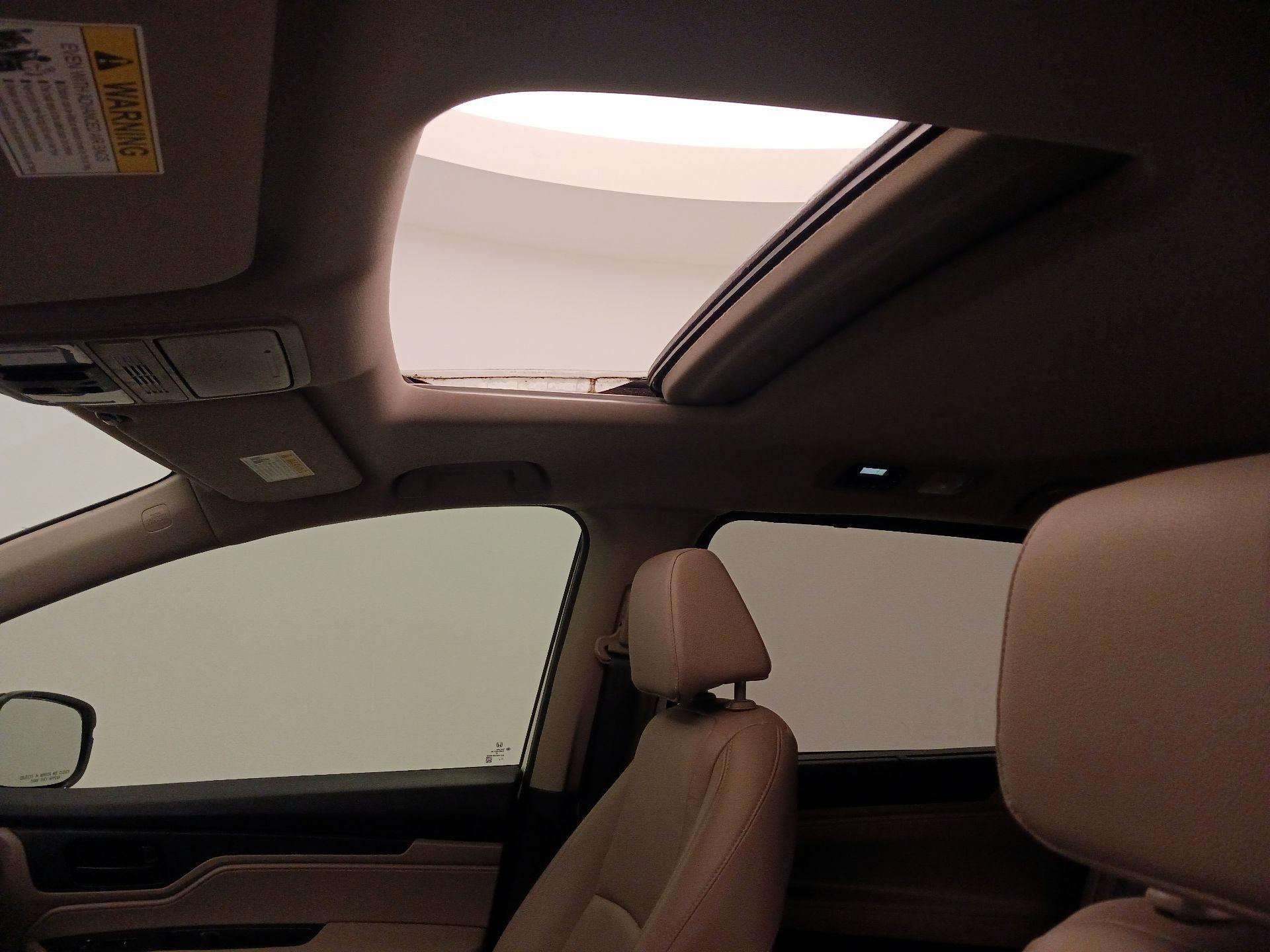 Thumbnail: 2018 Honda Odyssey - 19