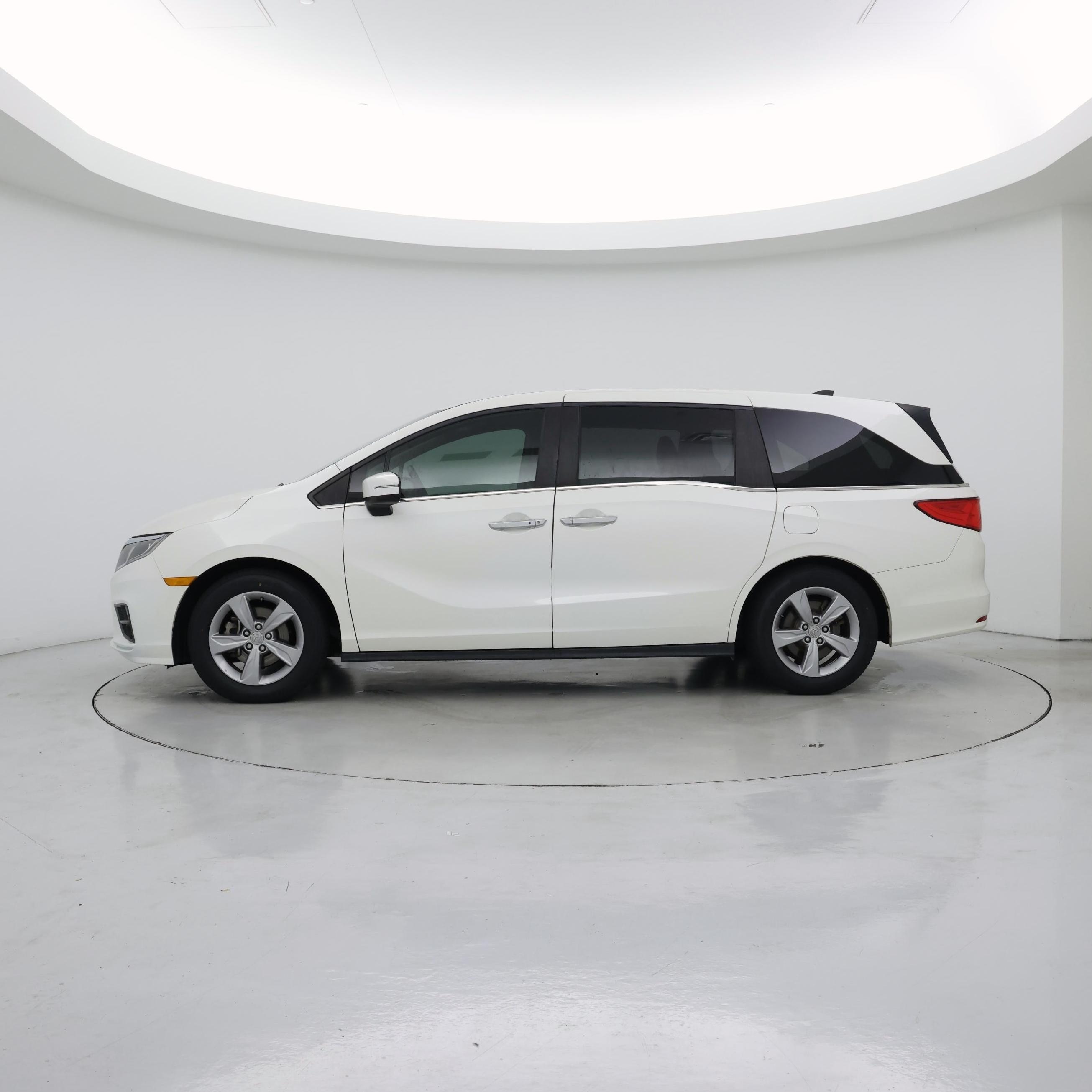 Thumbnail: 2018 Honda Odyssey - 3