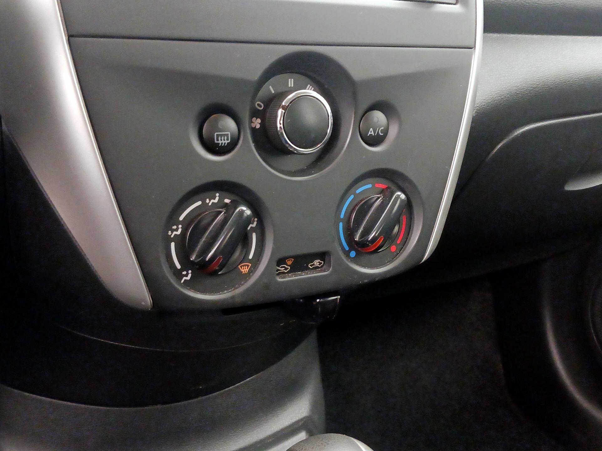 Thumbnail: 2015 Nissan Versa - 17