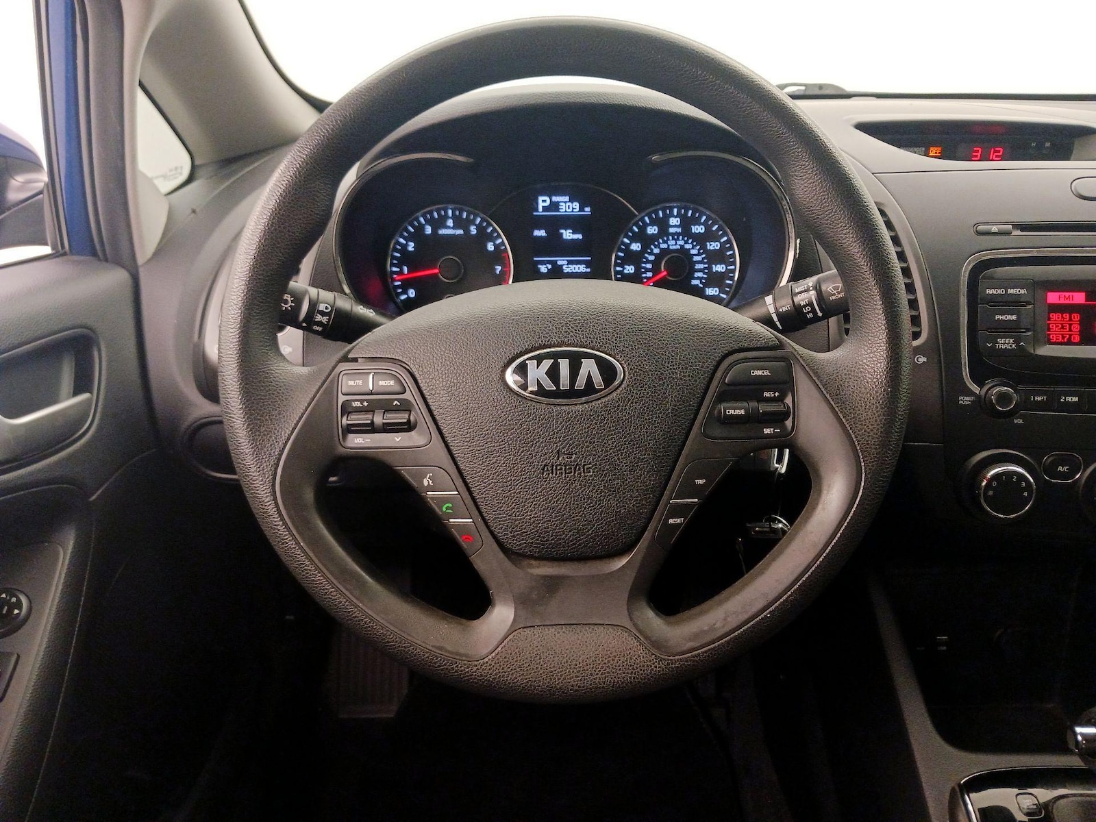 2018 Kia FORTE LX - Photo 11