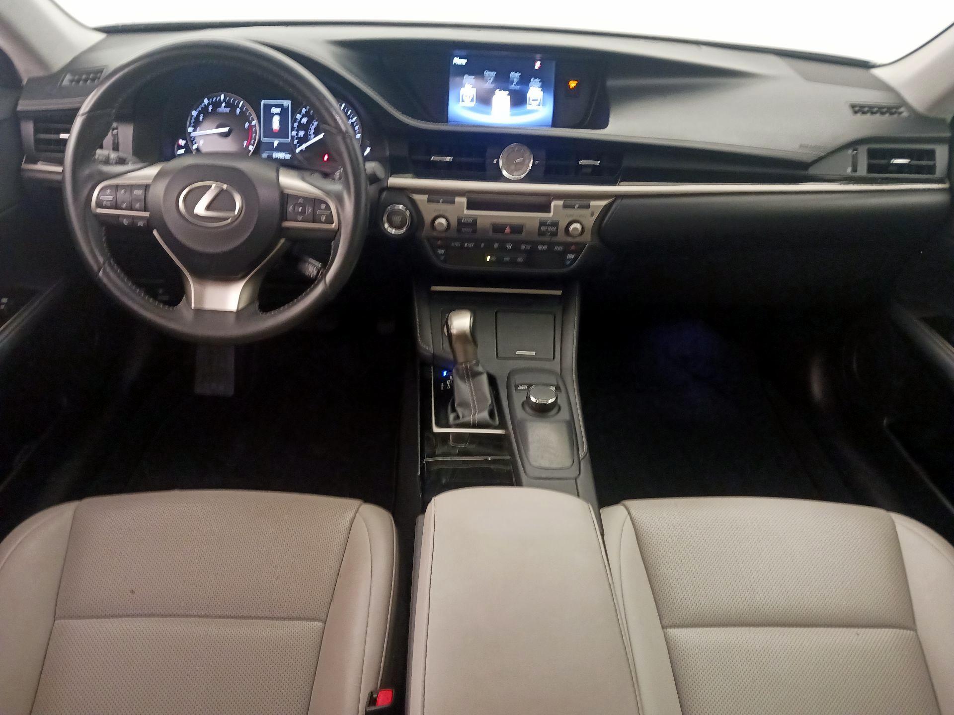 Thumbnail: 2016 Lexus ES - 9