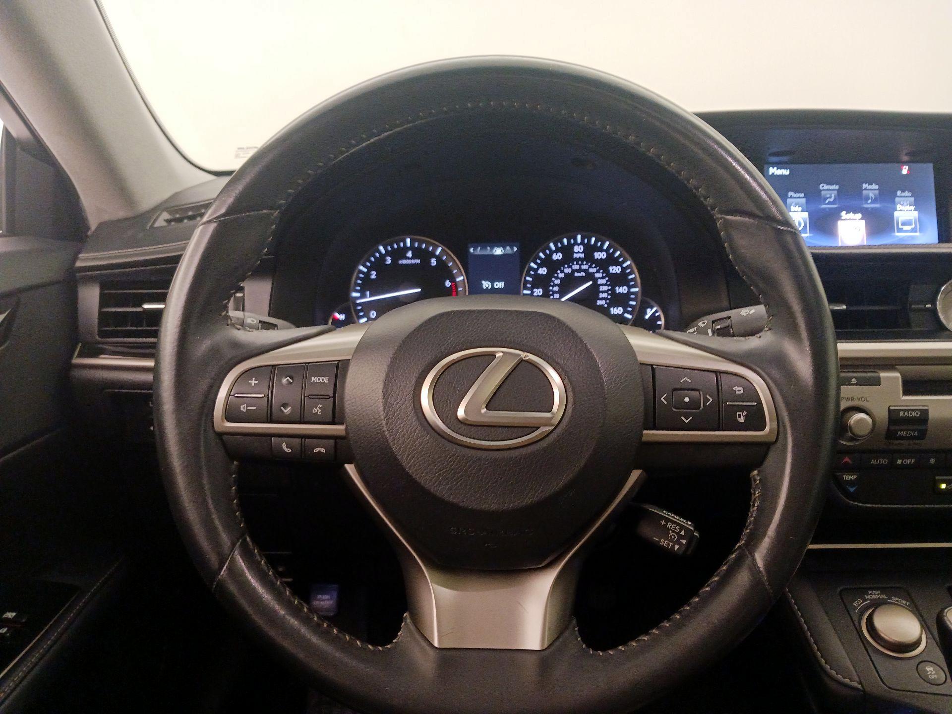 Thumbnail: 2016 Lexus ES - 10