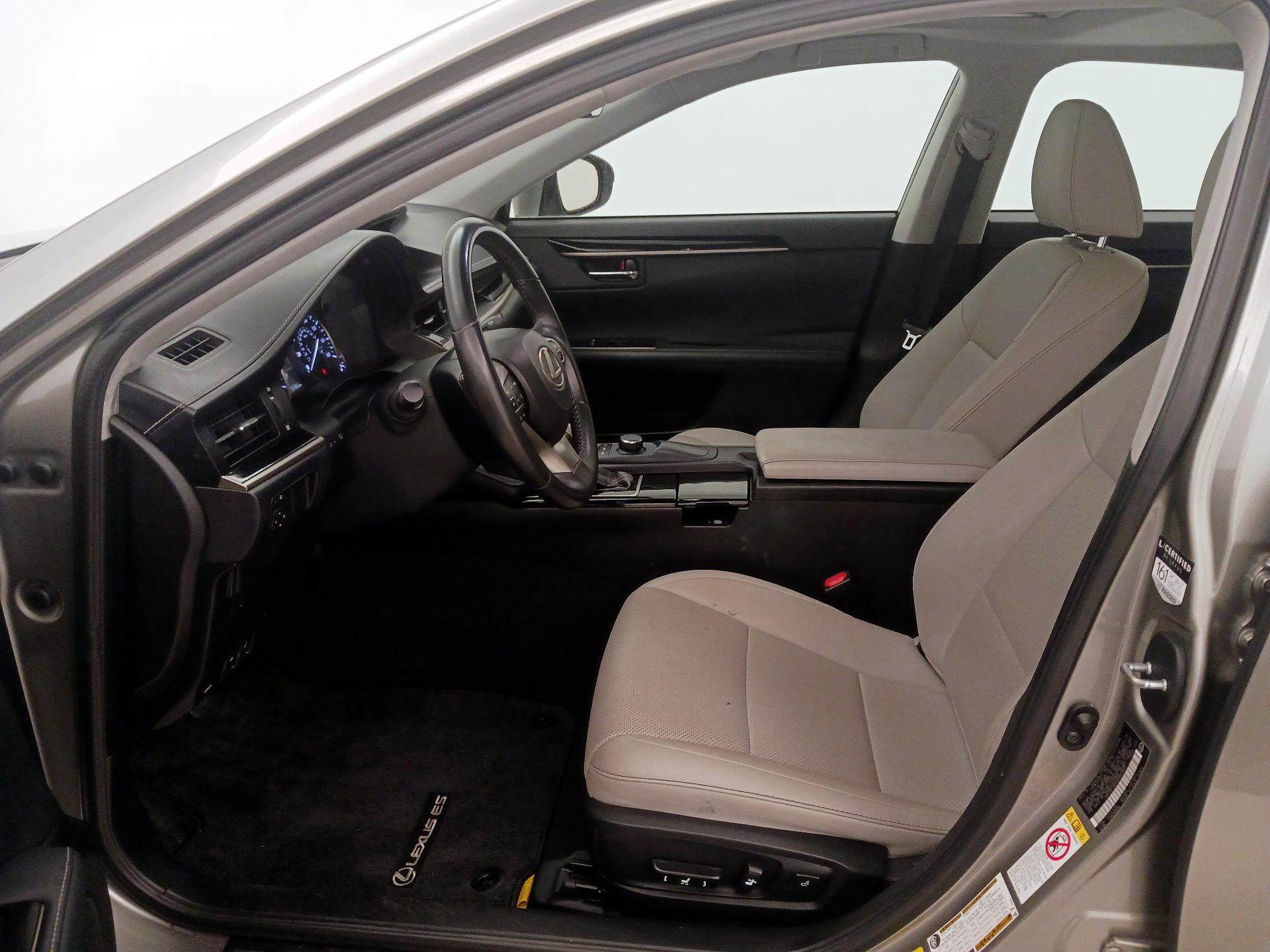 Thumbnail: 2016 Lexus ES - 11