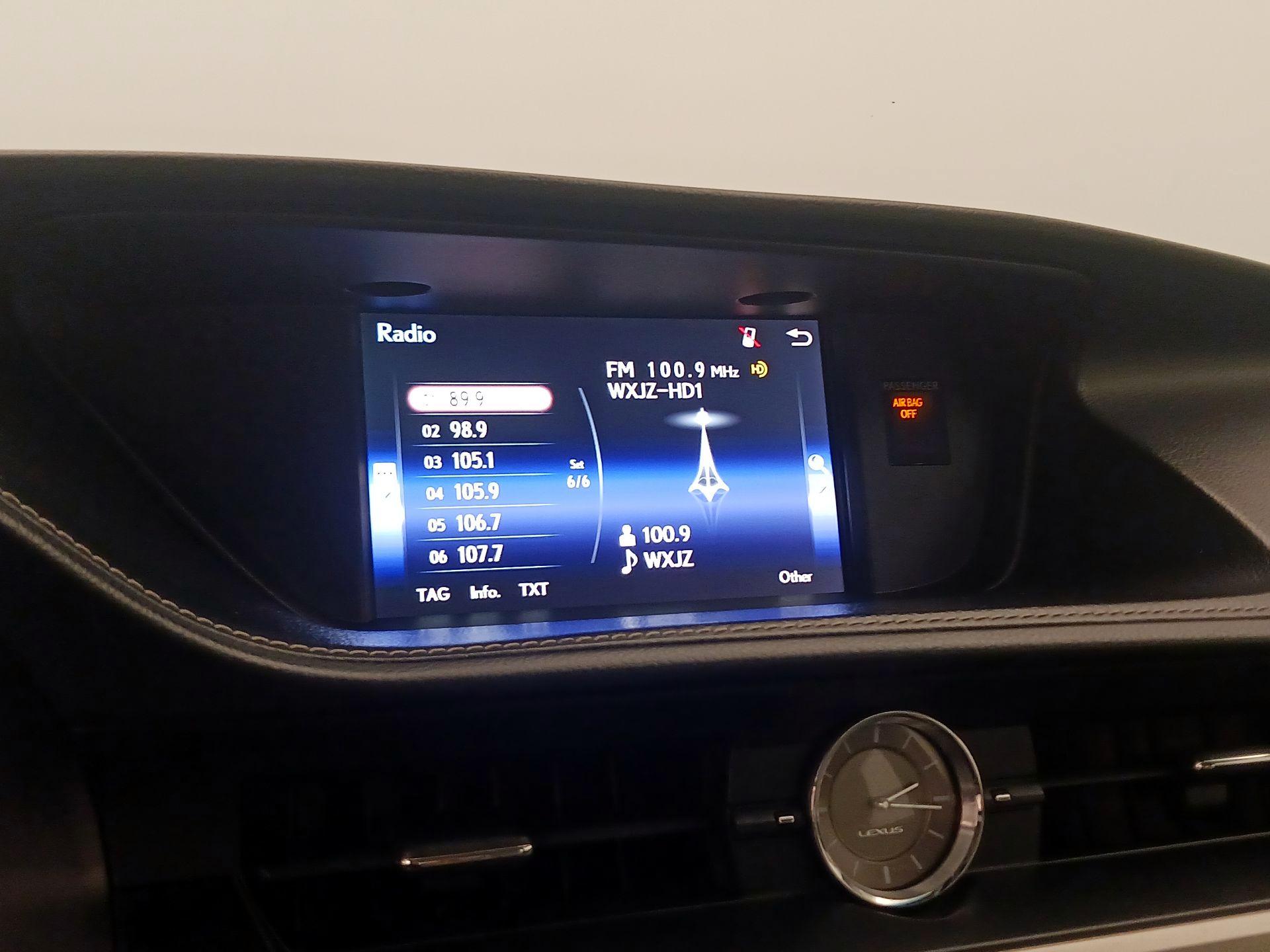 Thumbnail: 2016 Lexus ES - 15