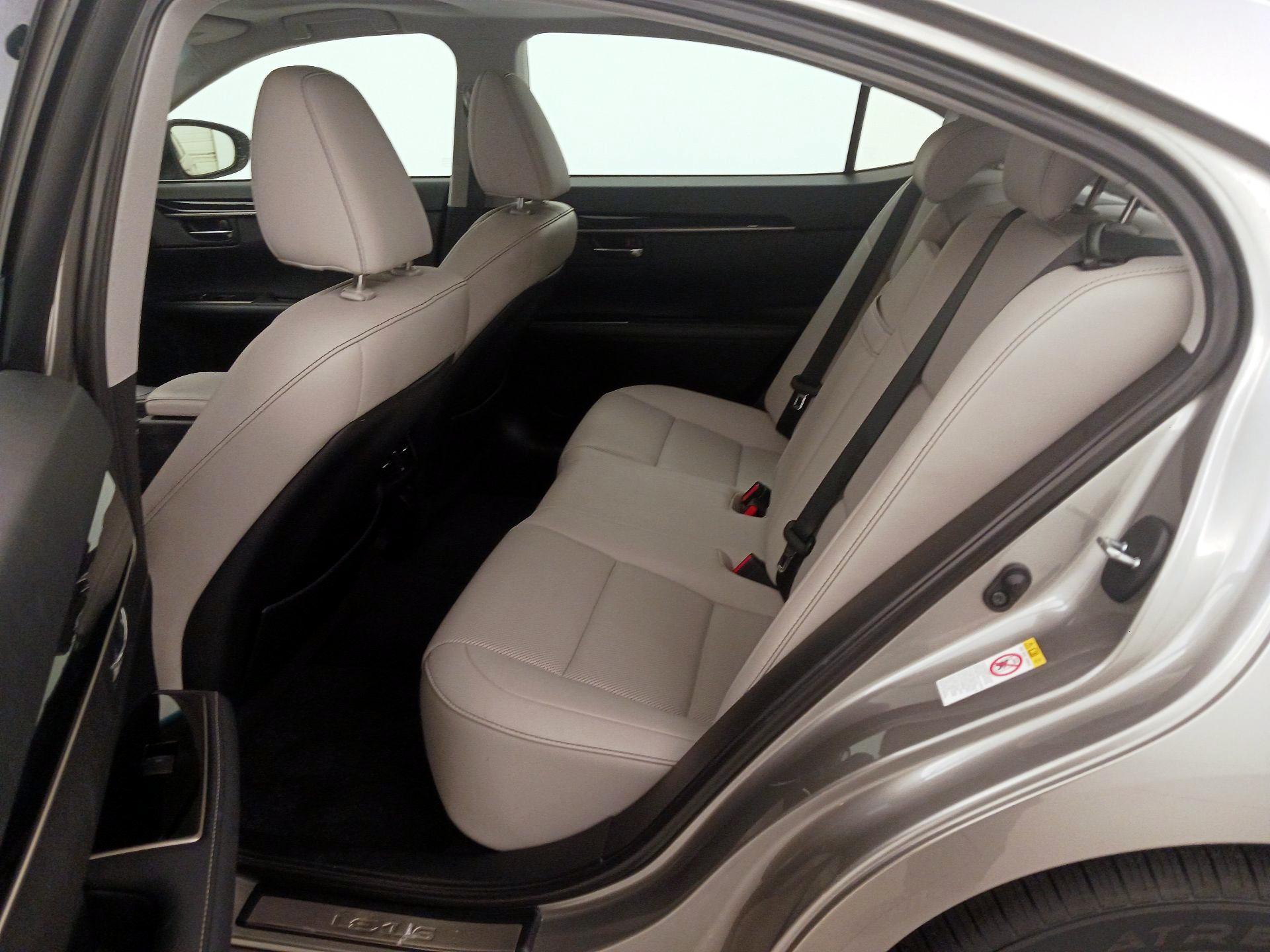 Thumbnail: 2016 Lexus ES - 20