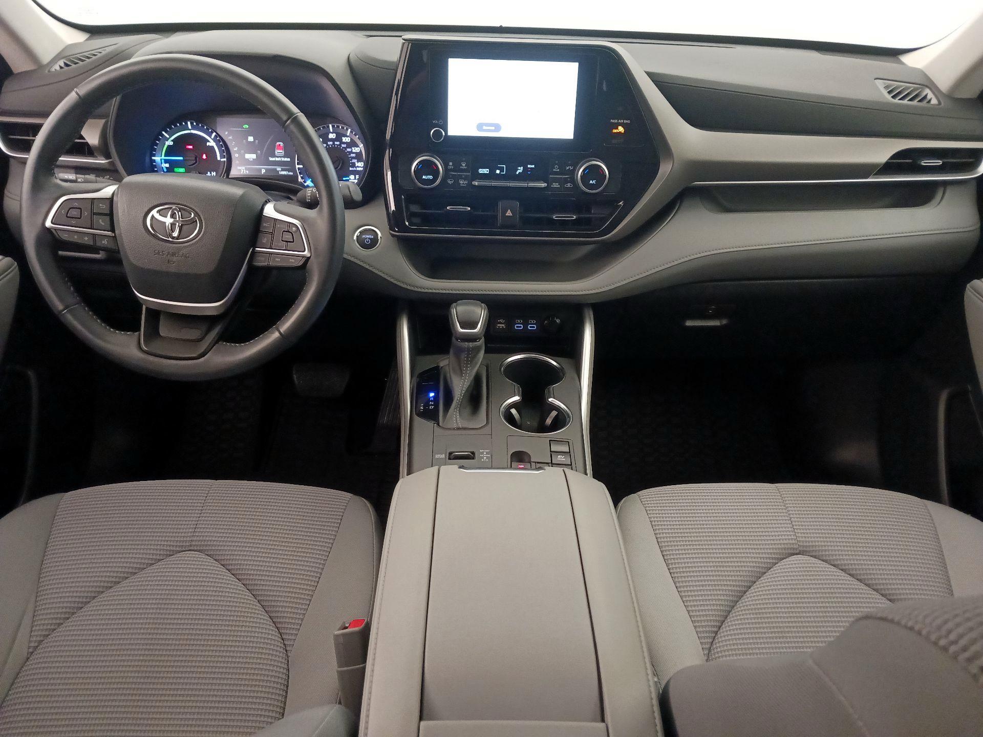 Thumbnail: 2023 Toyota Highlander - 9