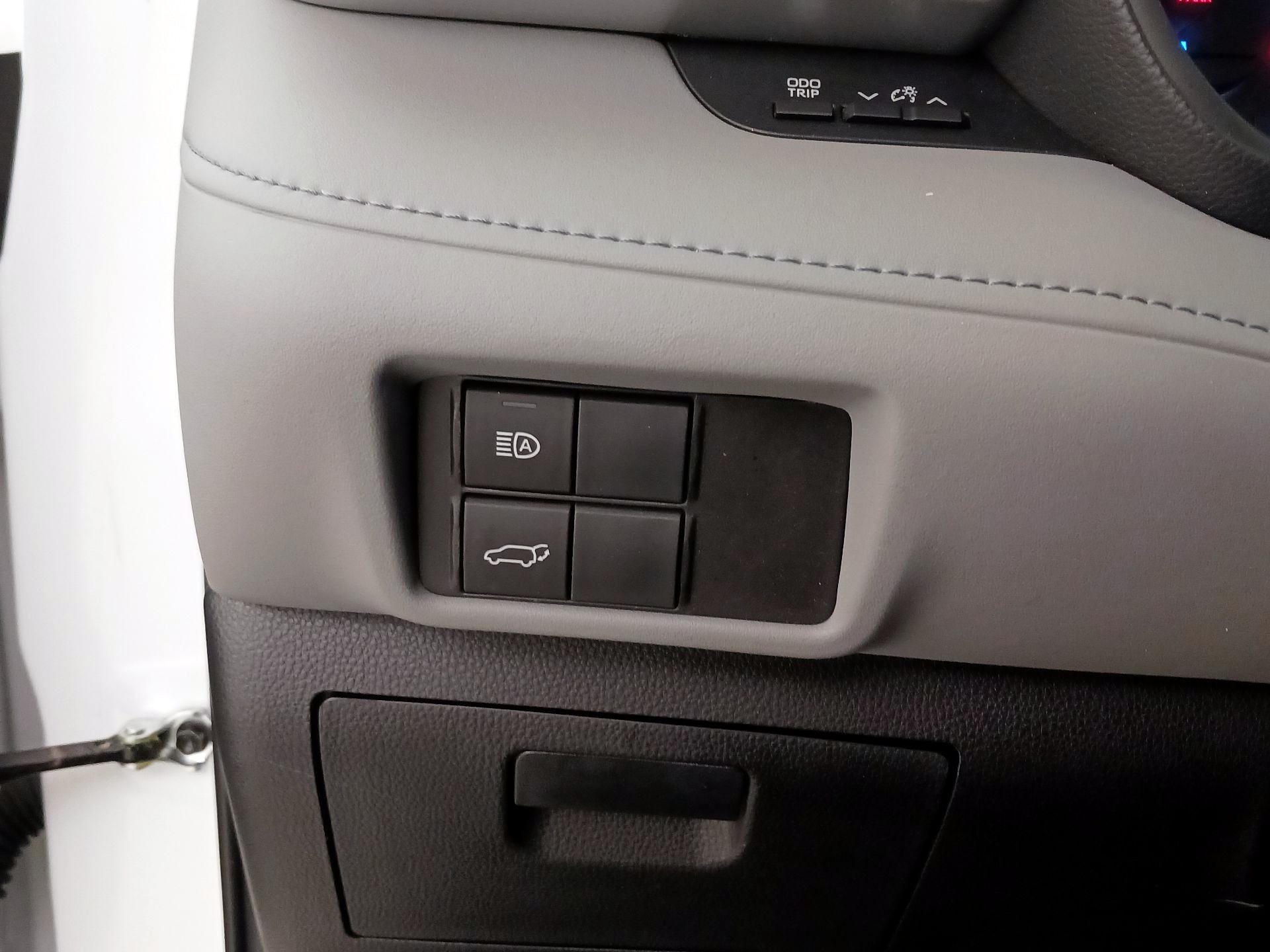 Thumbnail: 2023 Toyota Highlander - 13