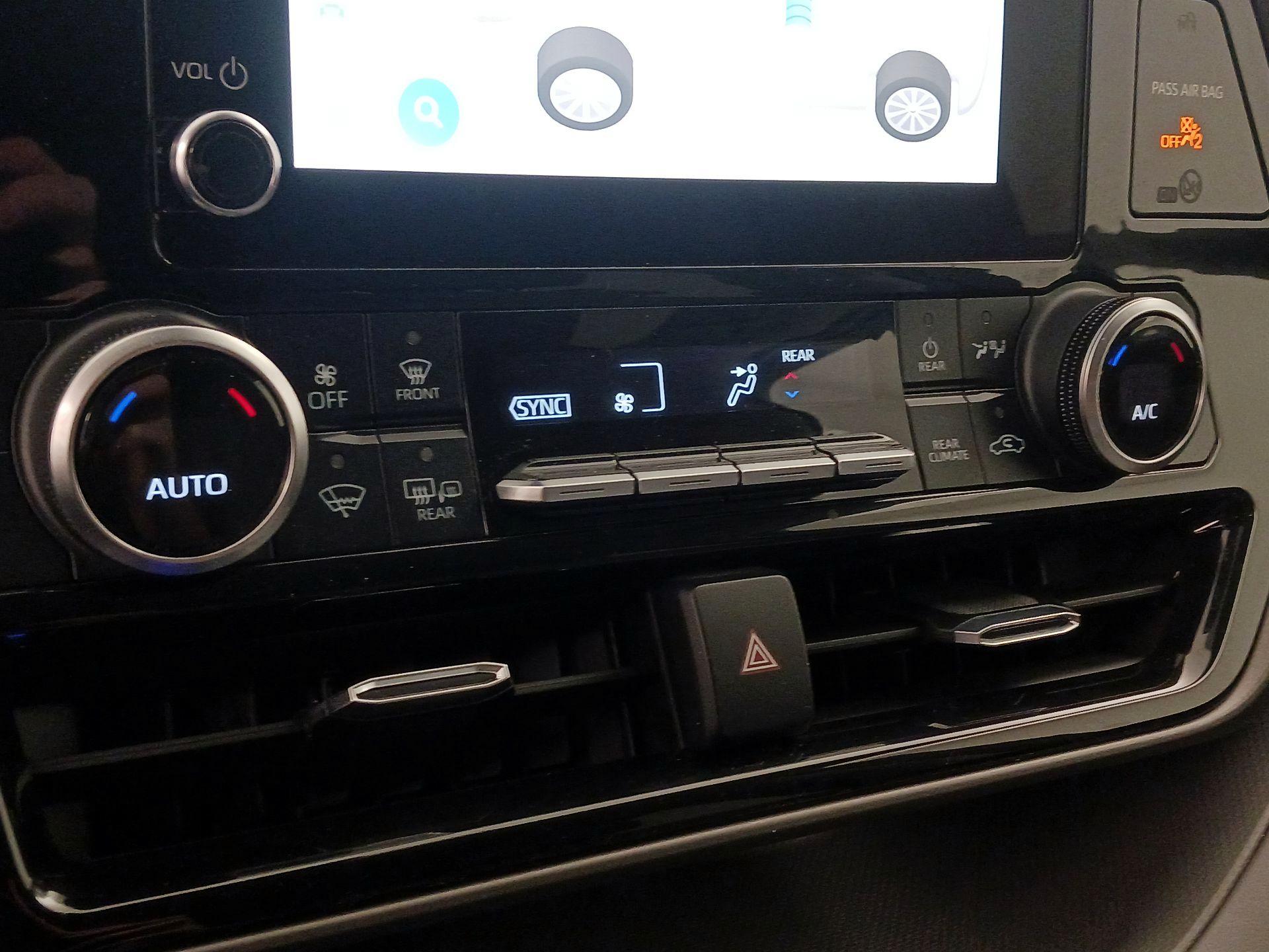 Thumbnail: 2023 Toyota Highlander - 16