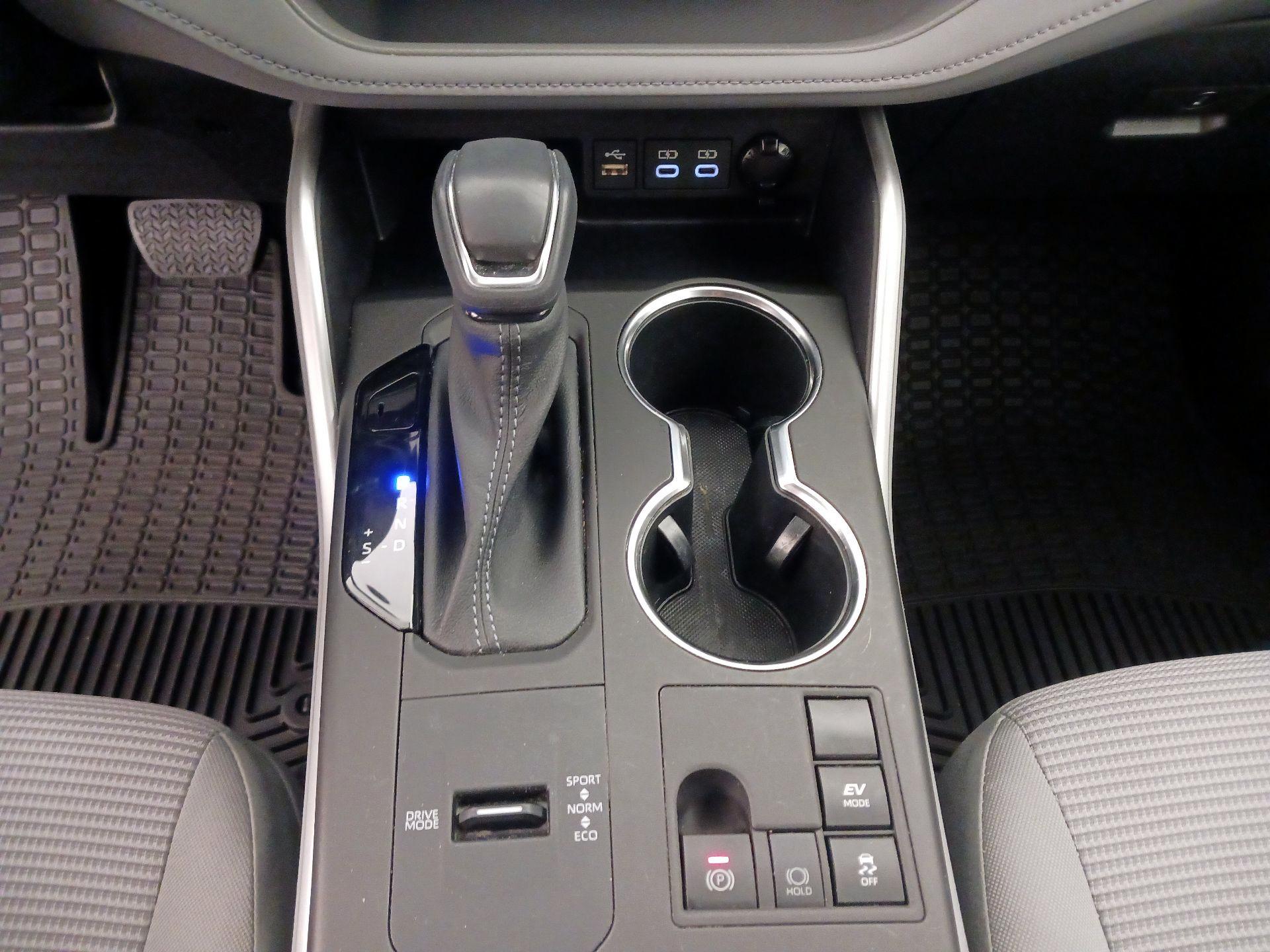 Thumbnail: 2023 Toyota Highlander - 17