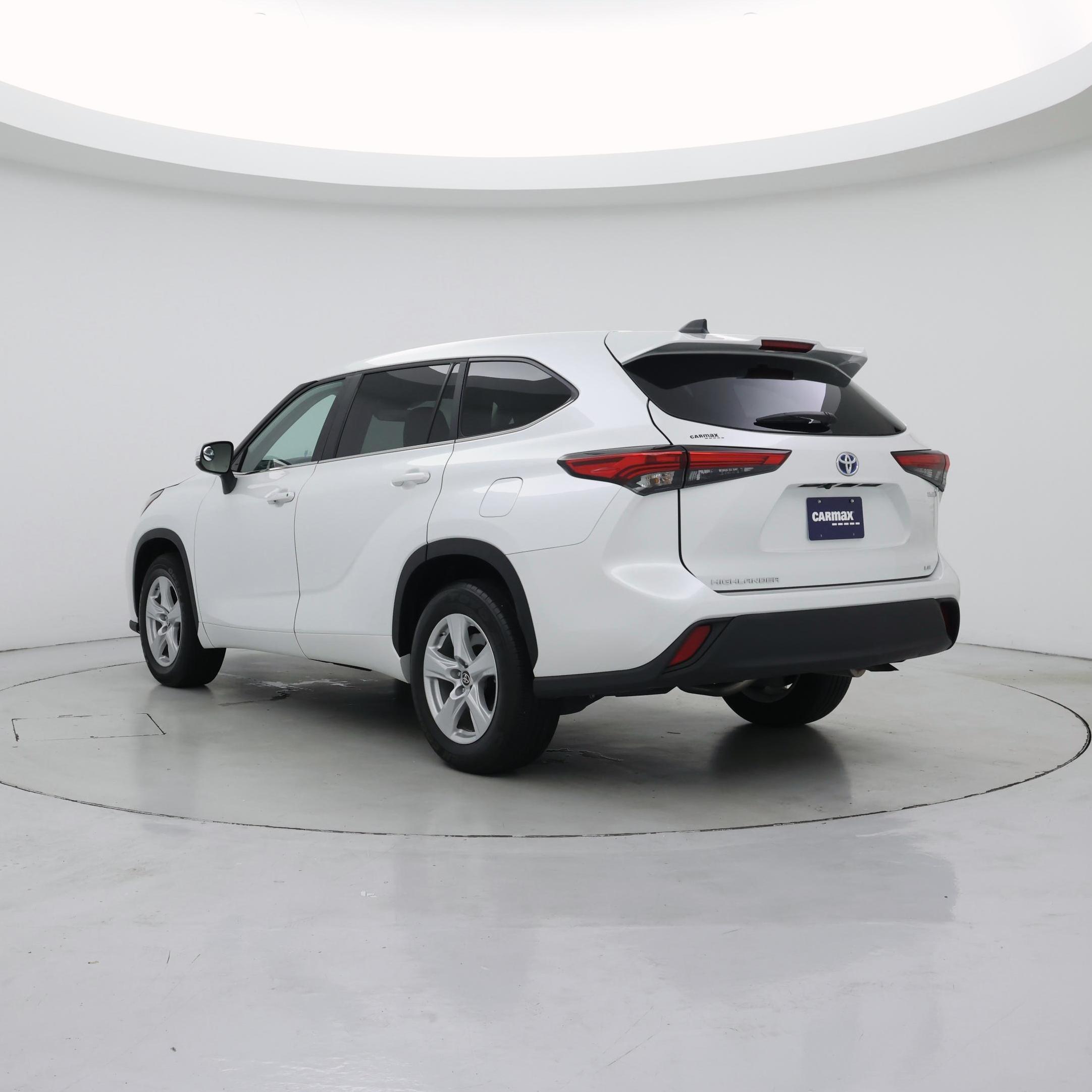 Thumbnail: 2023 Toyota Highlander - 2