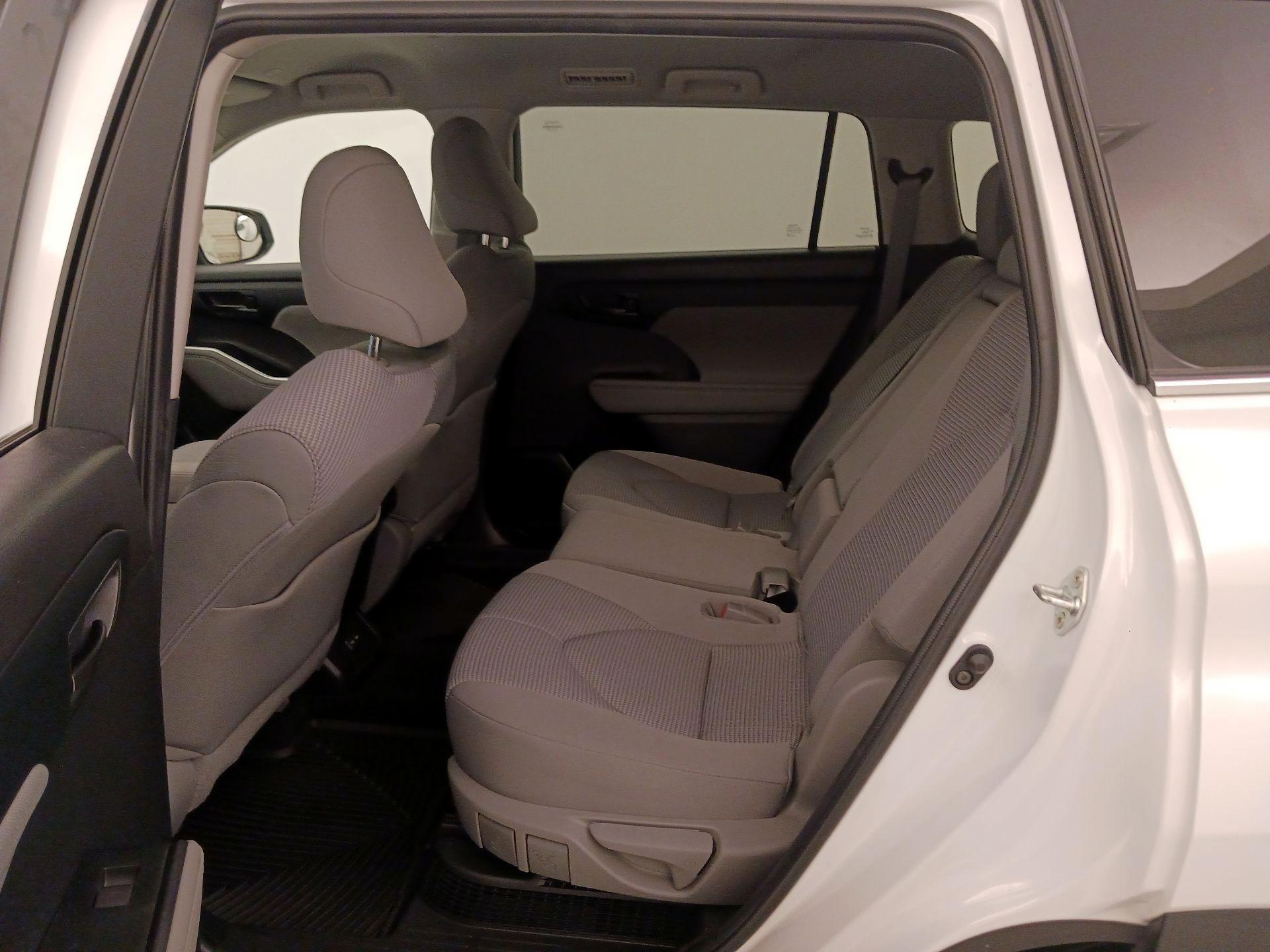 Thumbnail: 2023 Toyota Highlander - 19