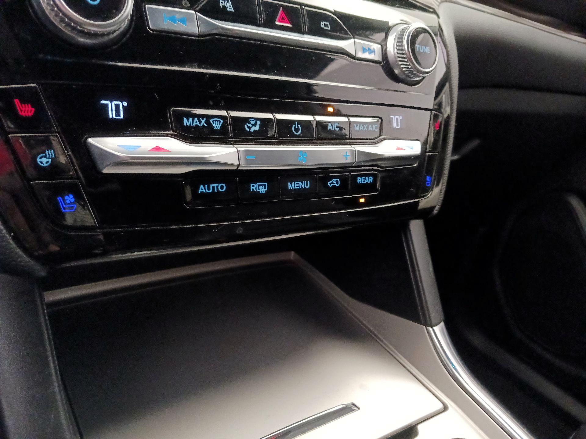 Thumbnail: 2021 Ford Explorer - 17