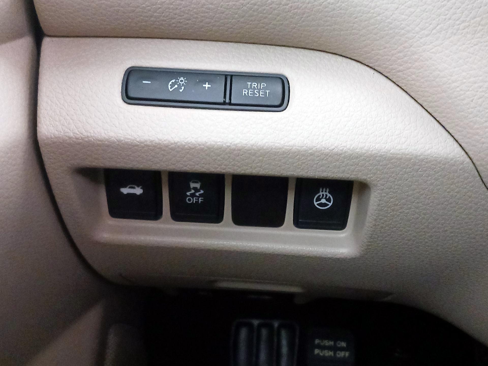 Thumbnail: 2016 Nissan Altima - 13