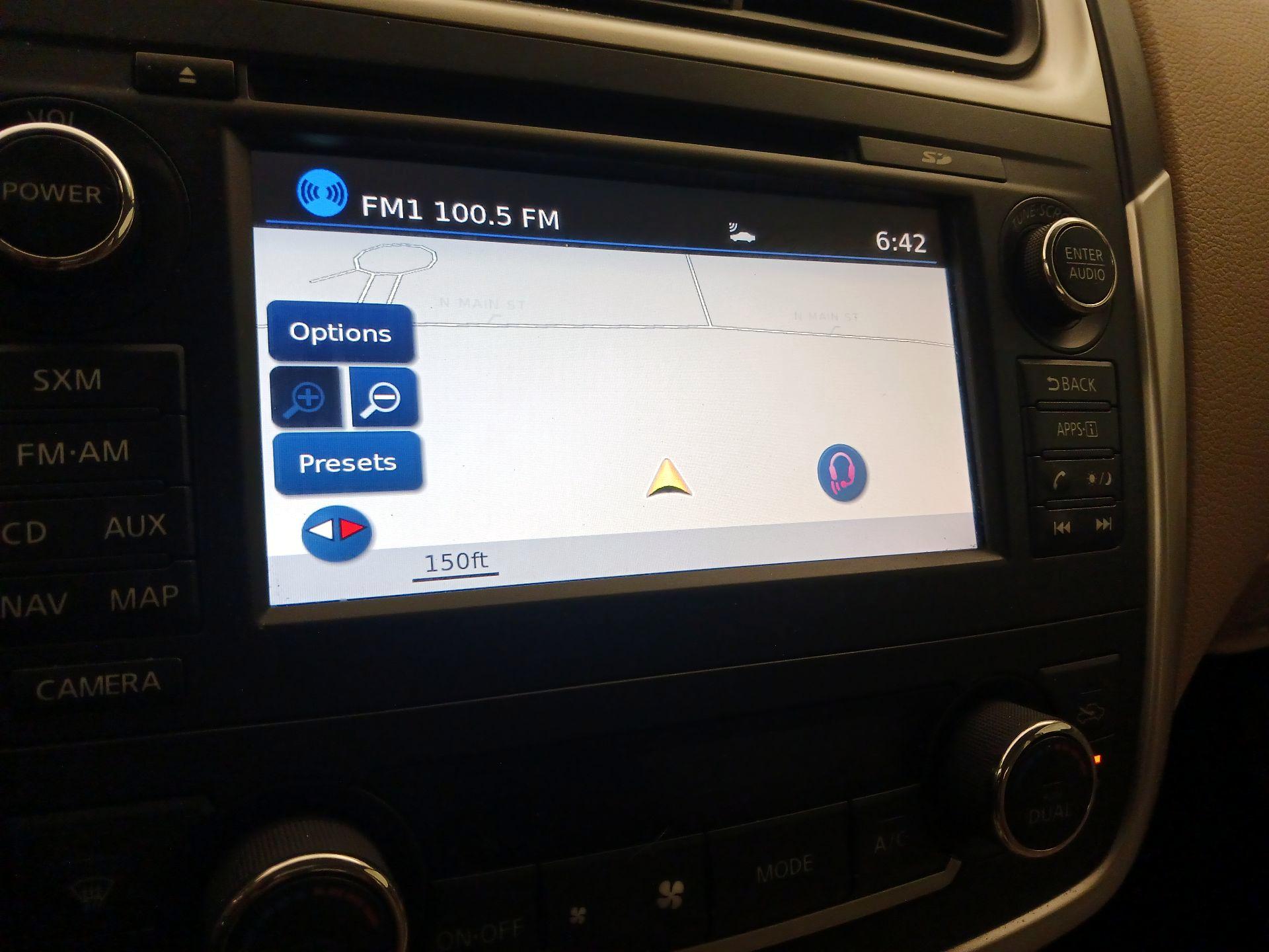 Thumbnail: 2016 Nissan Altima - 14