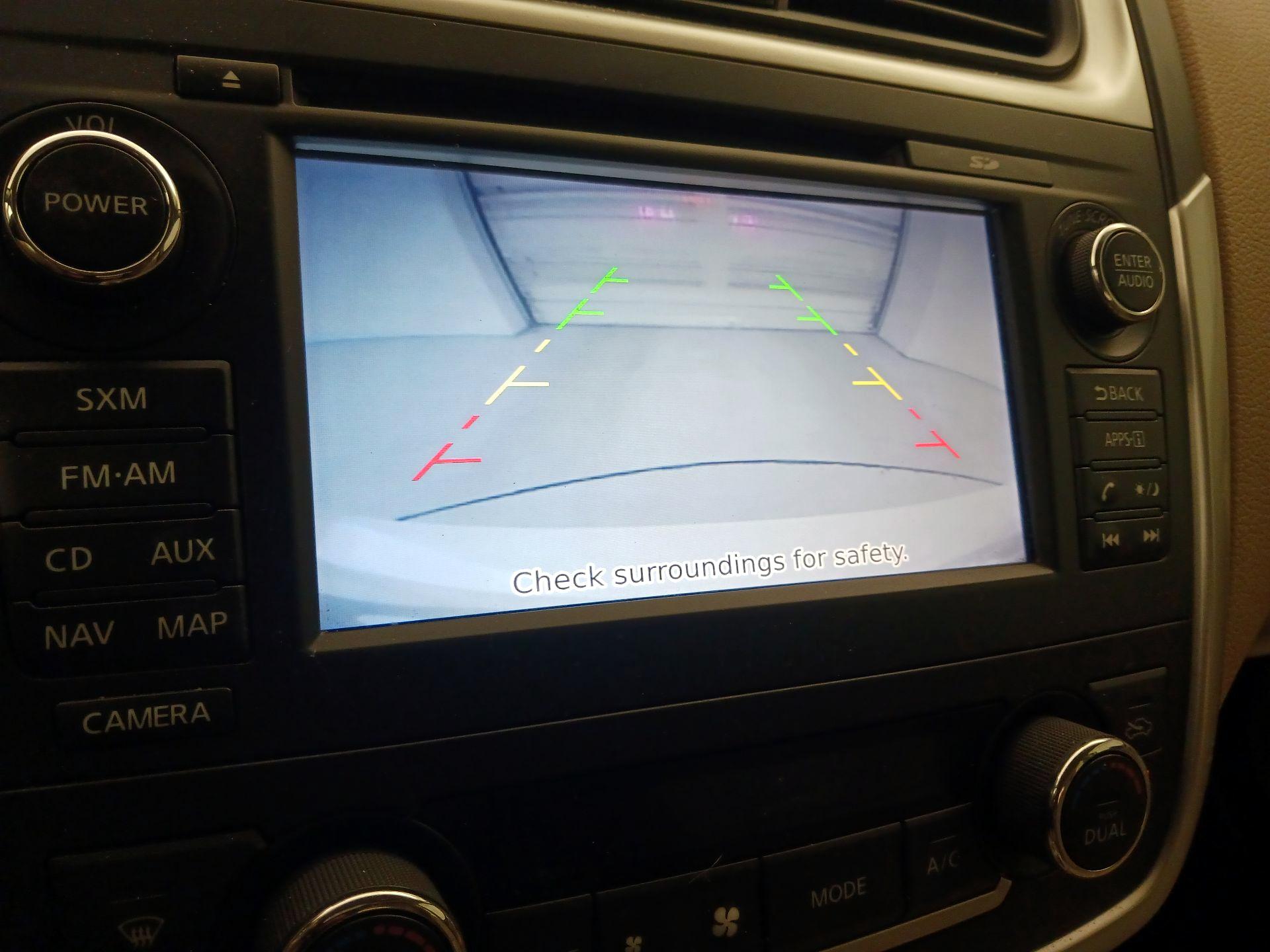 Thumbnail: 2016 Nissan Altima - 15