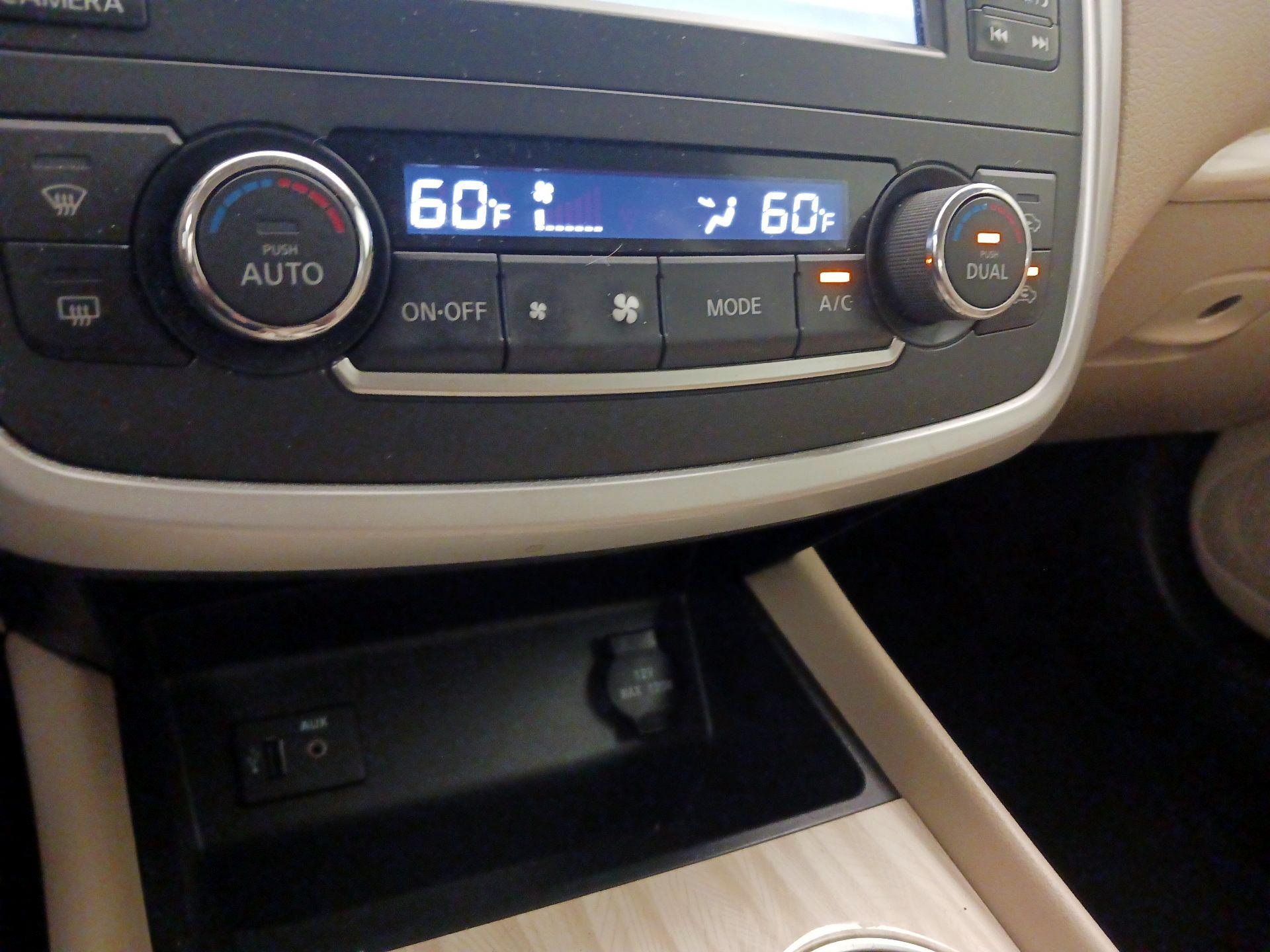 Thumbnail: 2016 Nissan Altima - 17