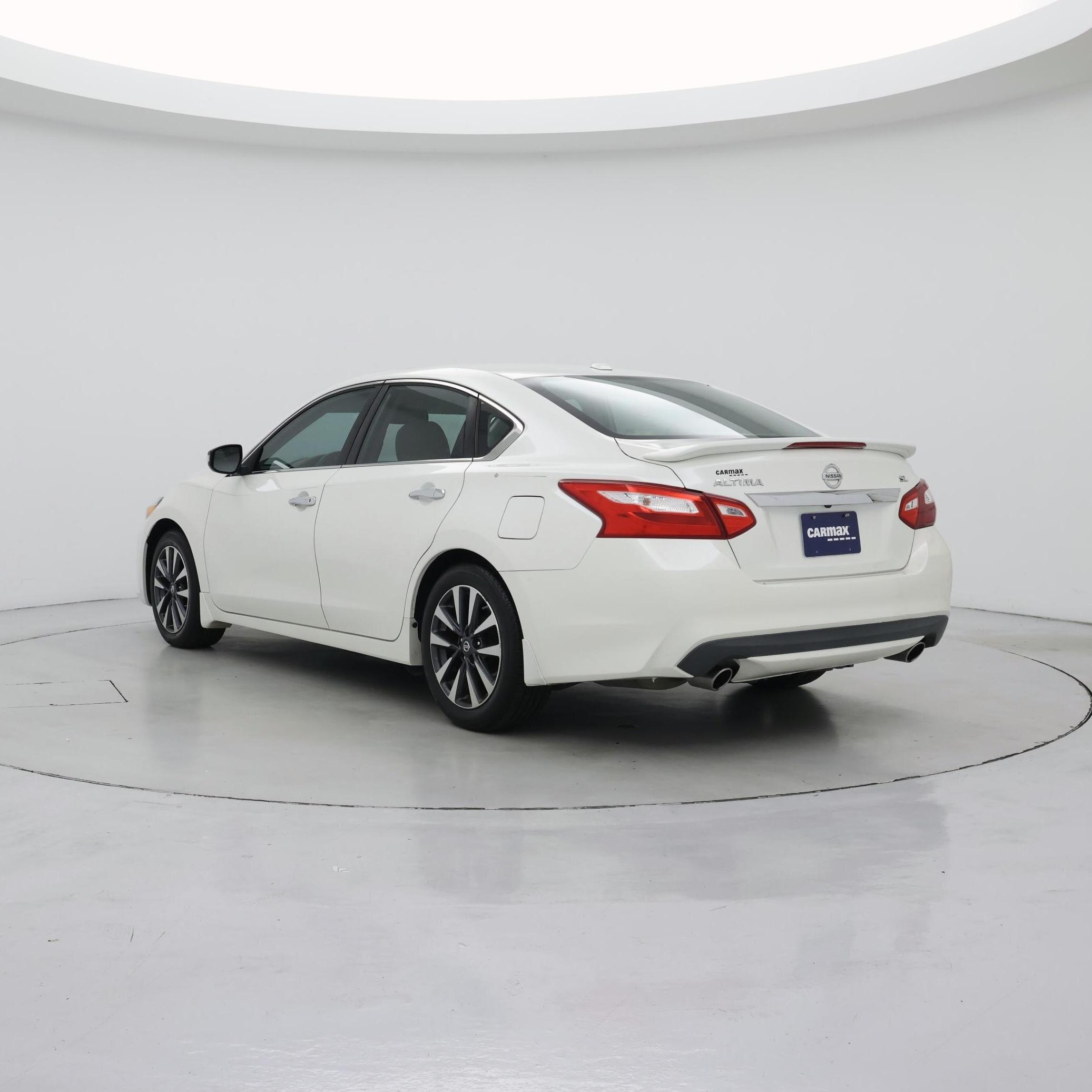 Thumbnail: 2016 Nissan Altima - 2