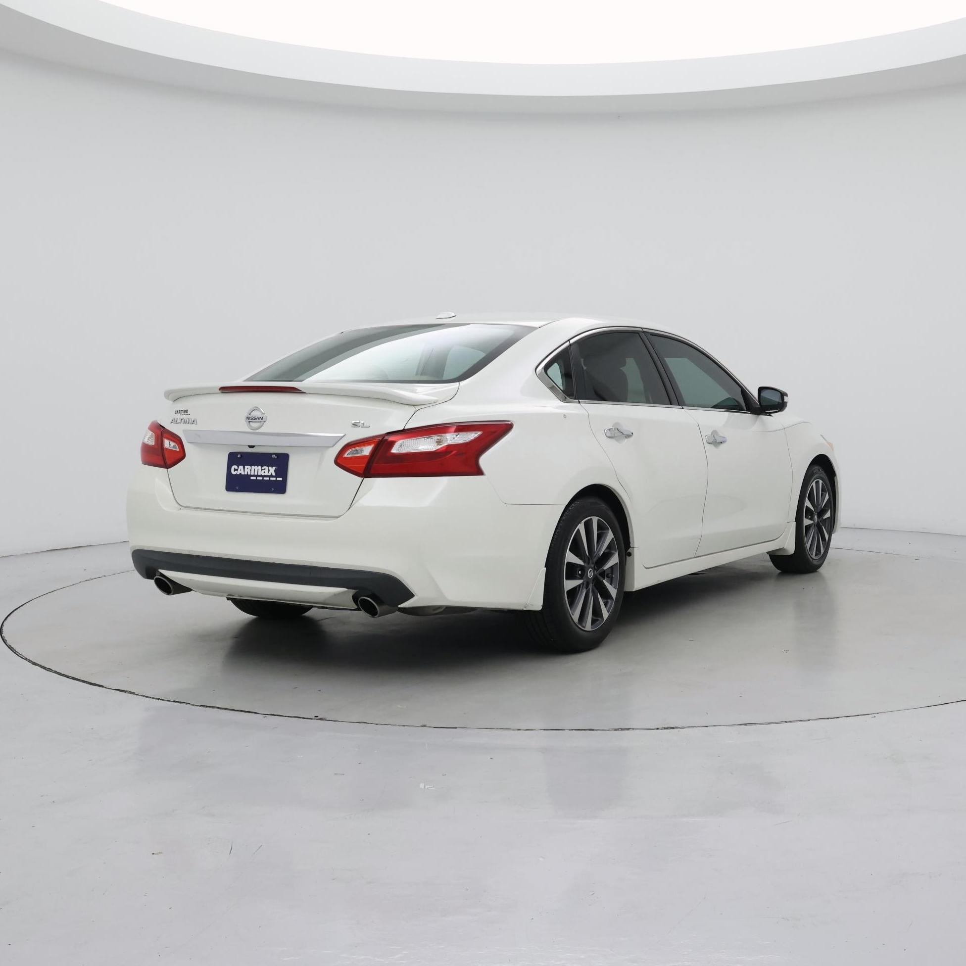 Thumbnail: 2016 Nissan Altima - 8