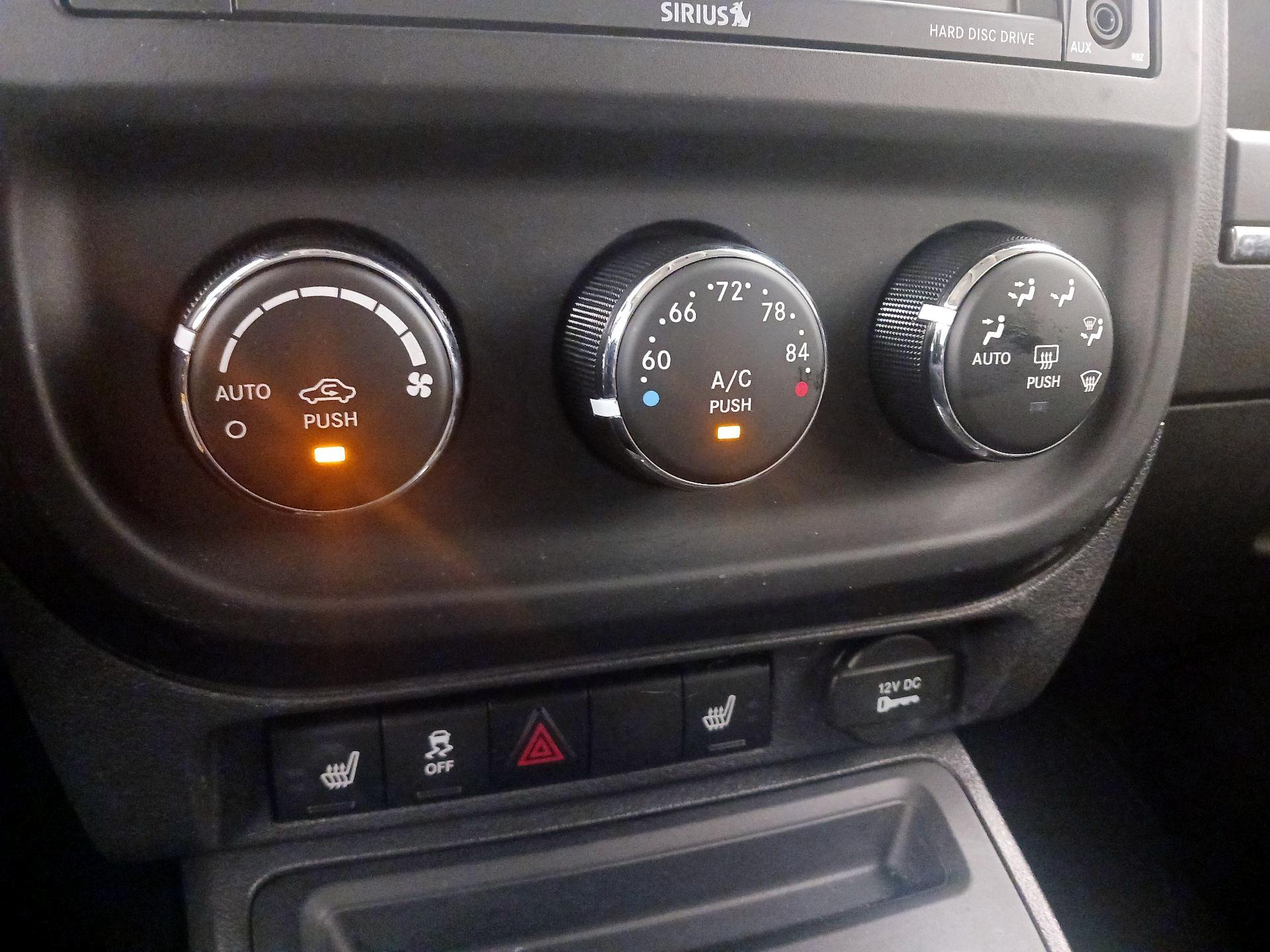 Thumbnail: 2016 Jeep Patriot - 15