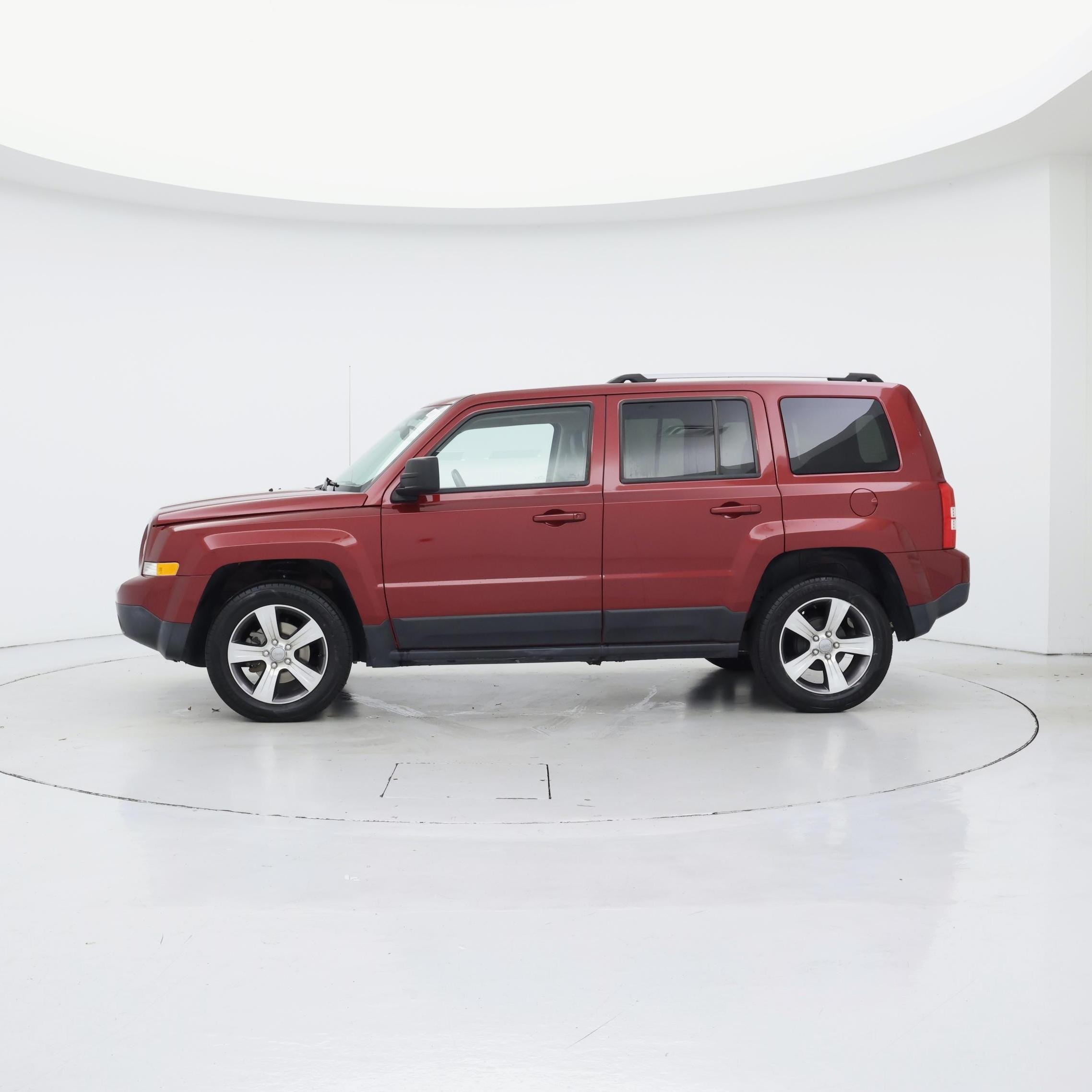 Thumbnail: 2016 Jeep Patriot - 3