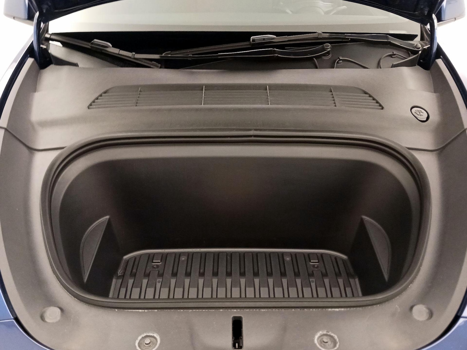 2024 Tesla Model Y Long Range - Photo 23