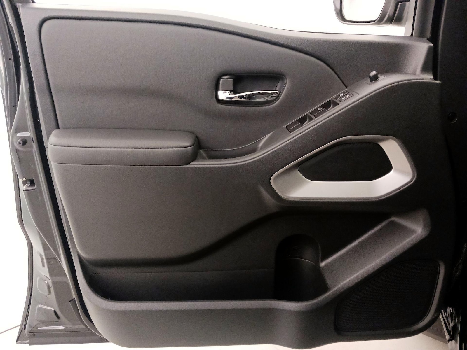 2024 Nissan Frontier SV - Photo 13