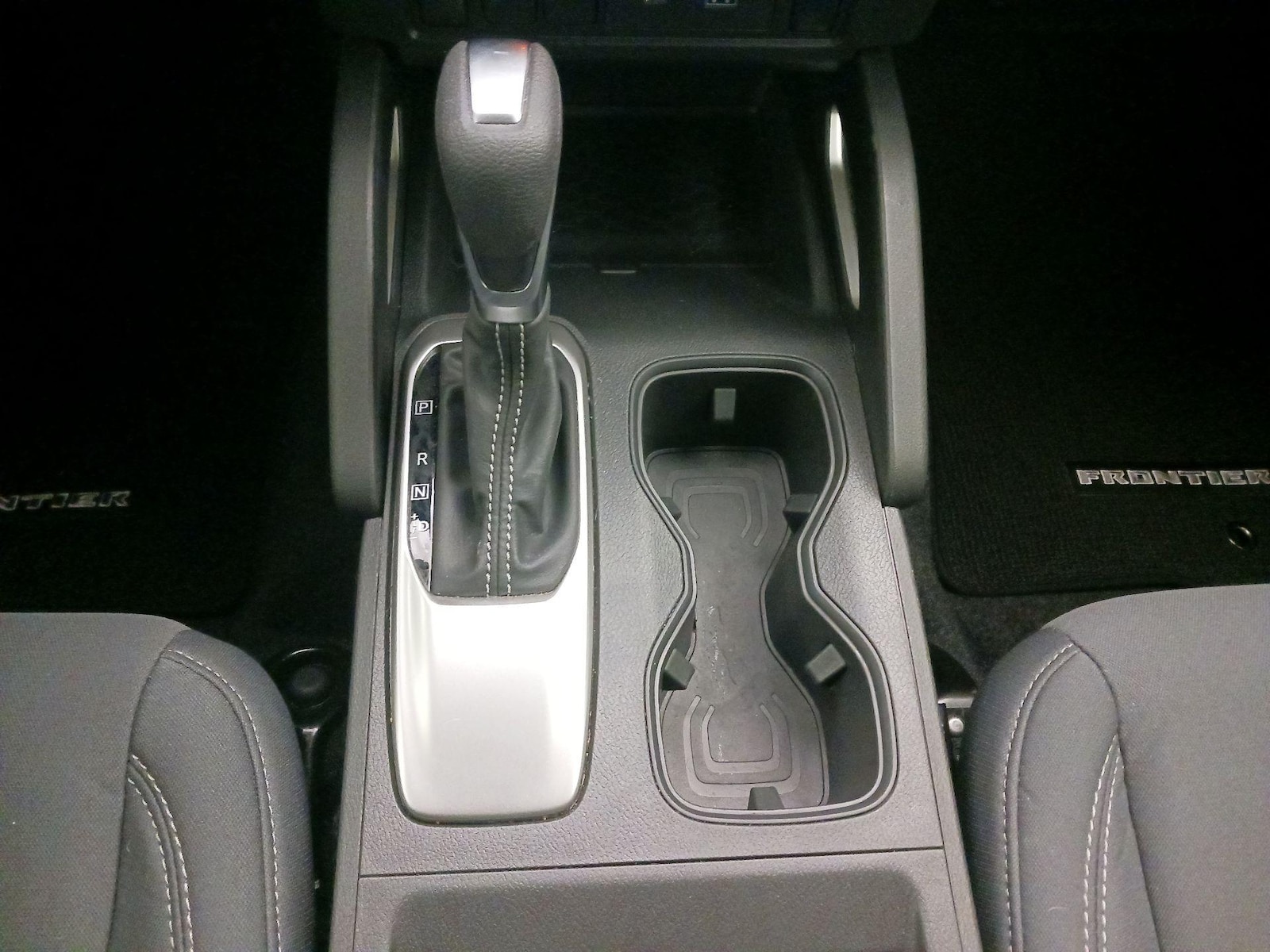2024 Nissan Frontier SV - Photo 18