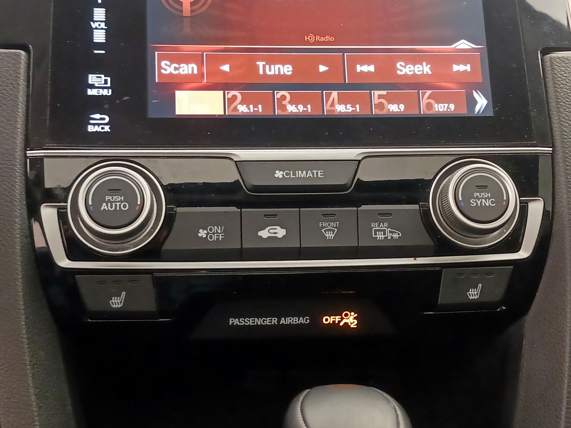 Thumbnail: 2016 Honda Civic - 16