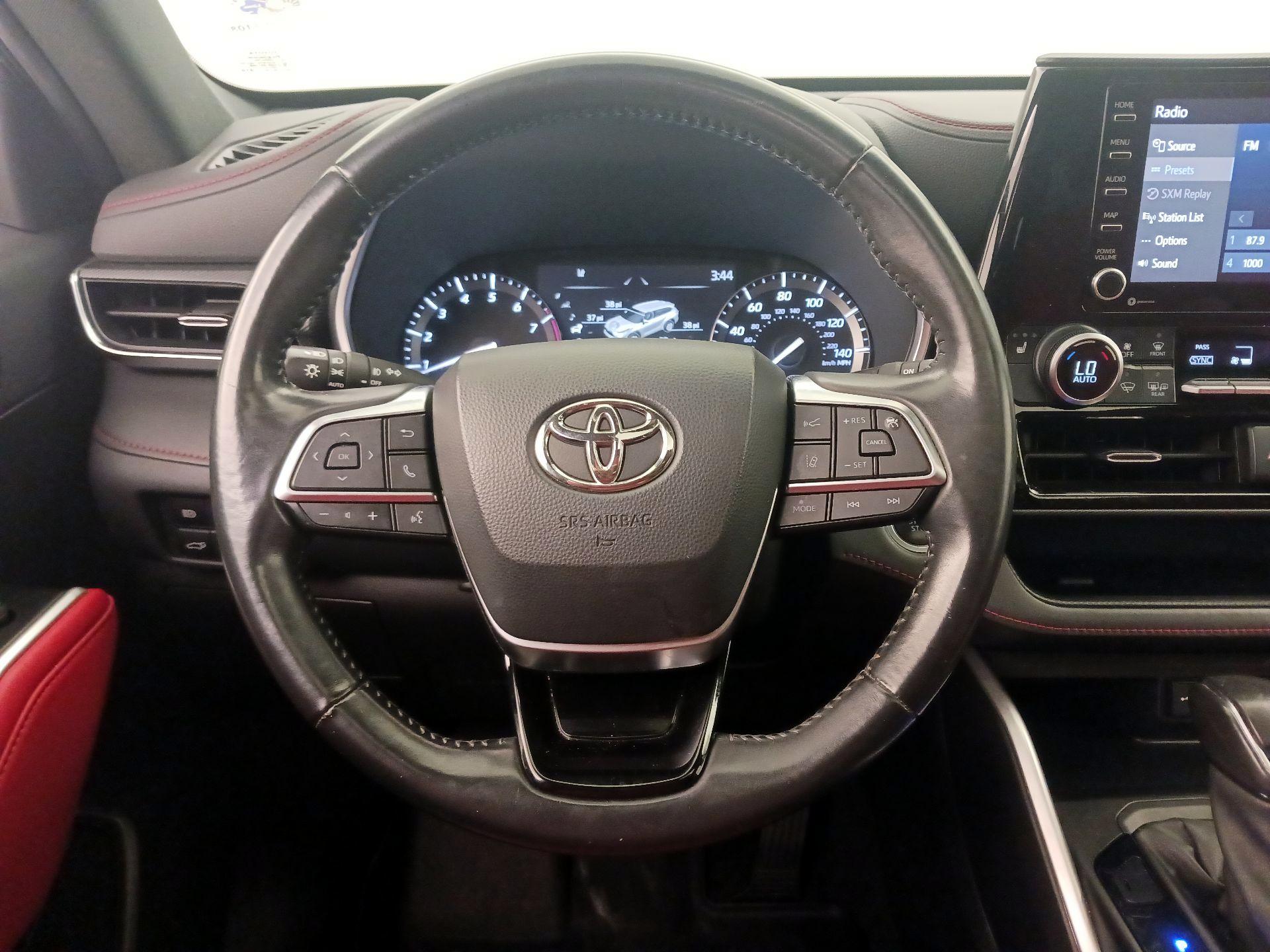 Thumbnail: 2021 Toyota Highlander - 10
