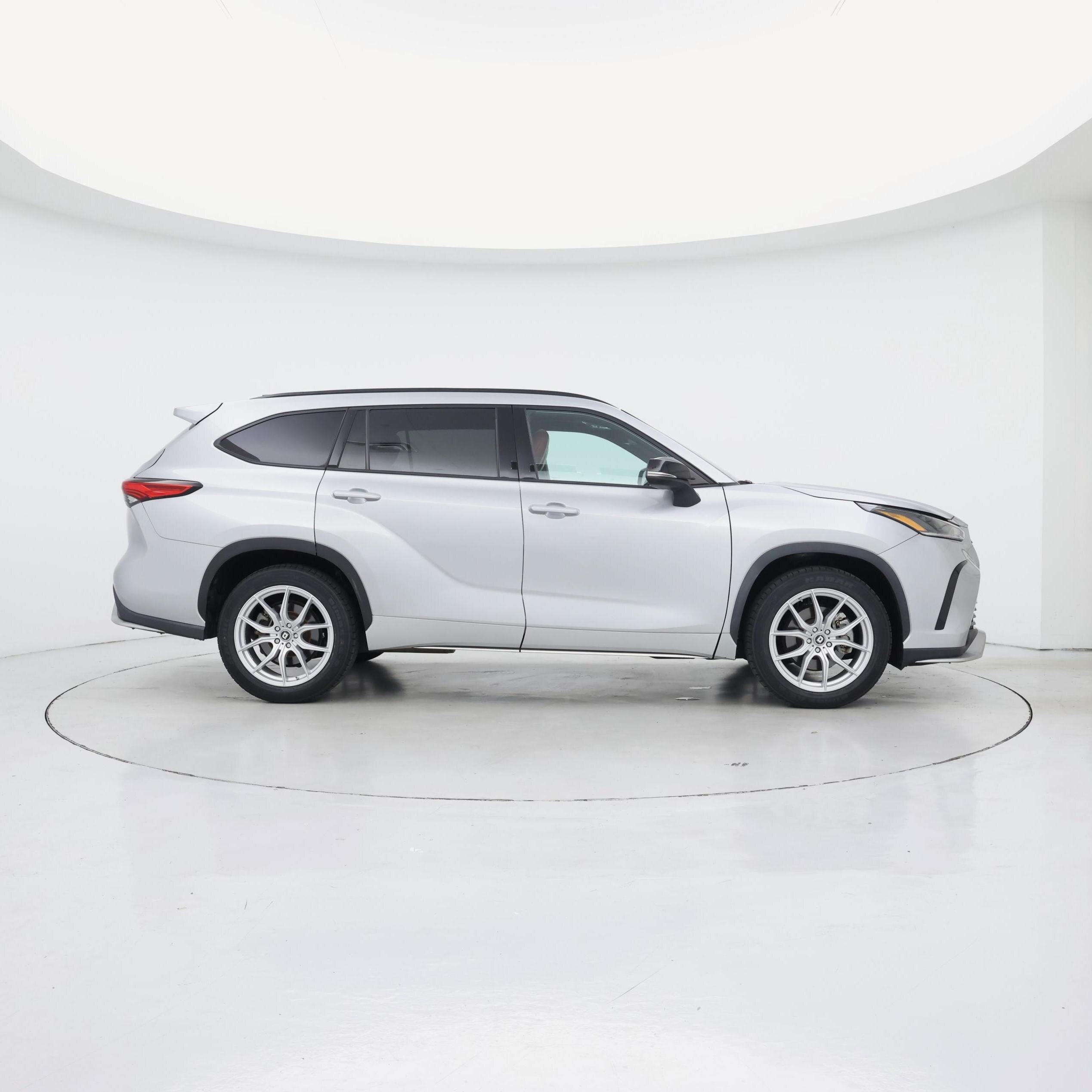 Thumbnail: 2021 Toyota Highlander - 7