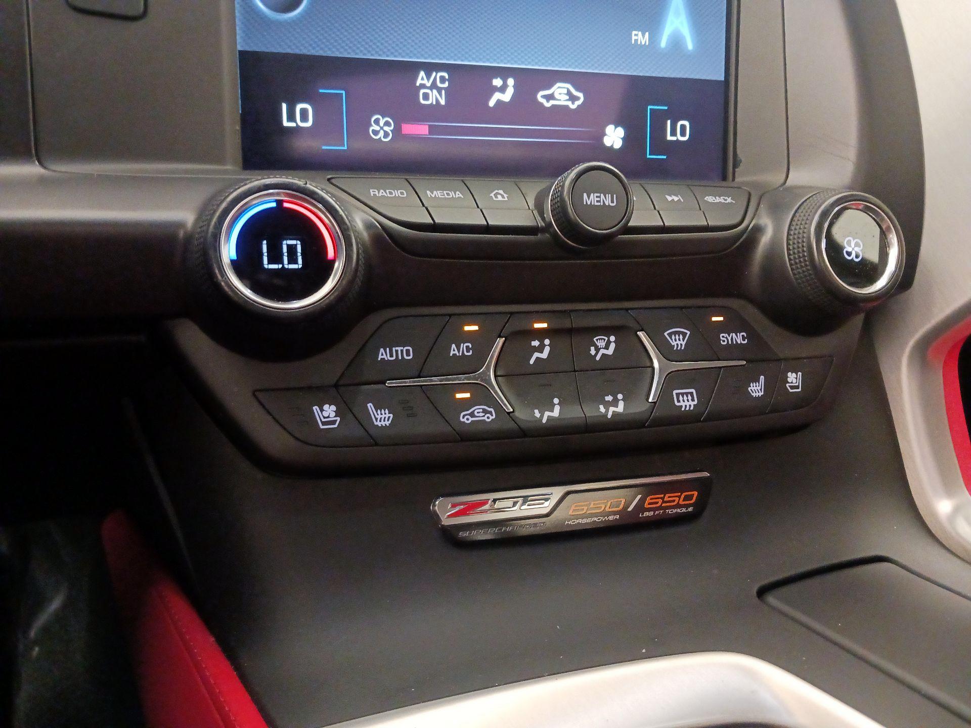 Thumbnail: 2015 Chevrolet Corvette - 17