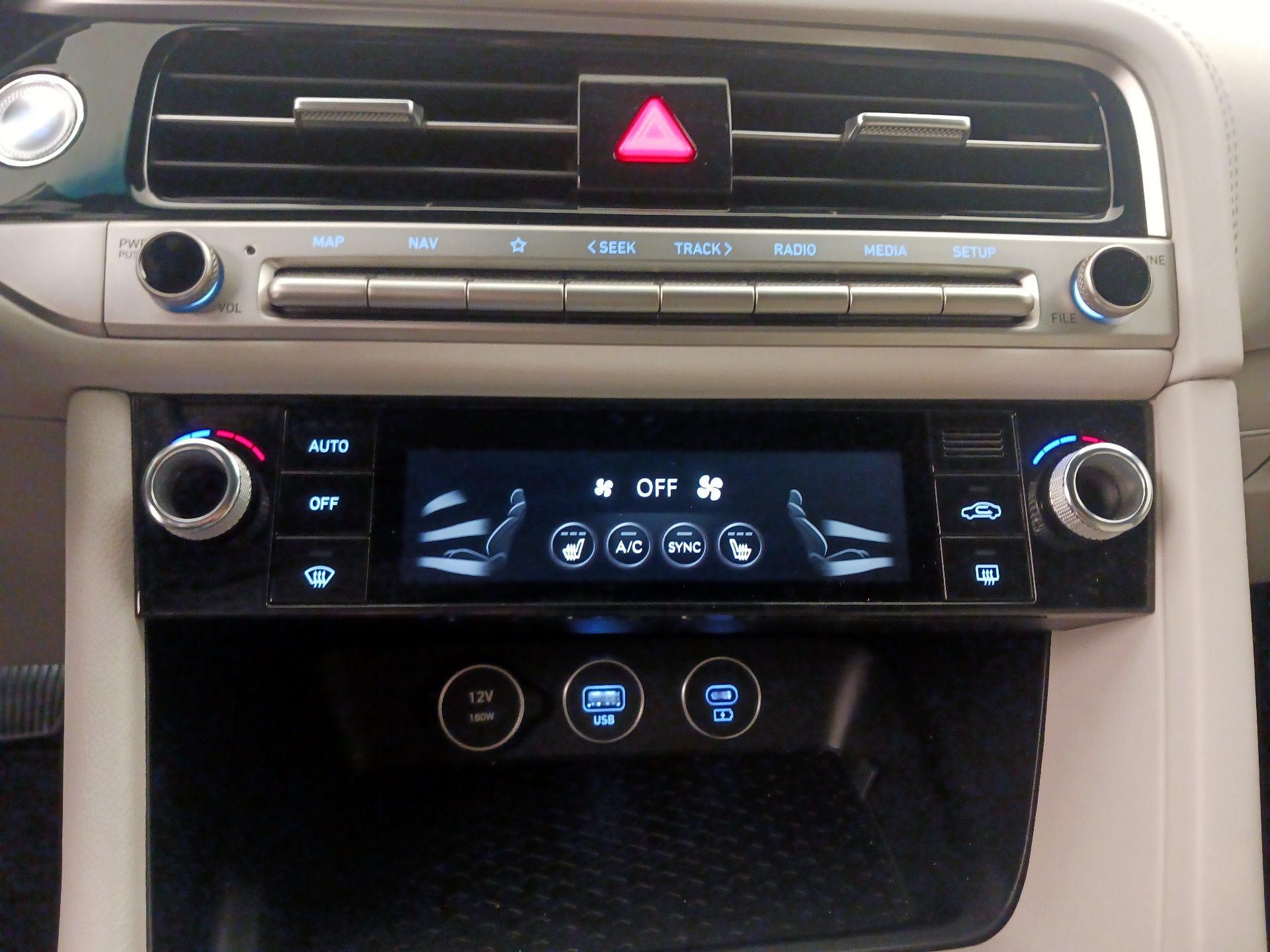 Thumbnail: 2025 Genesis G70 - 17