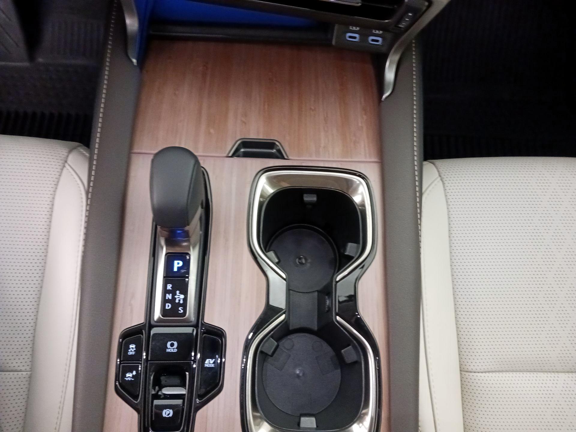 Thumbnail: 2025 Lexus RX - 18