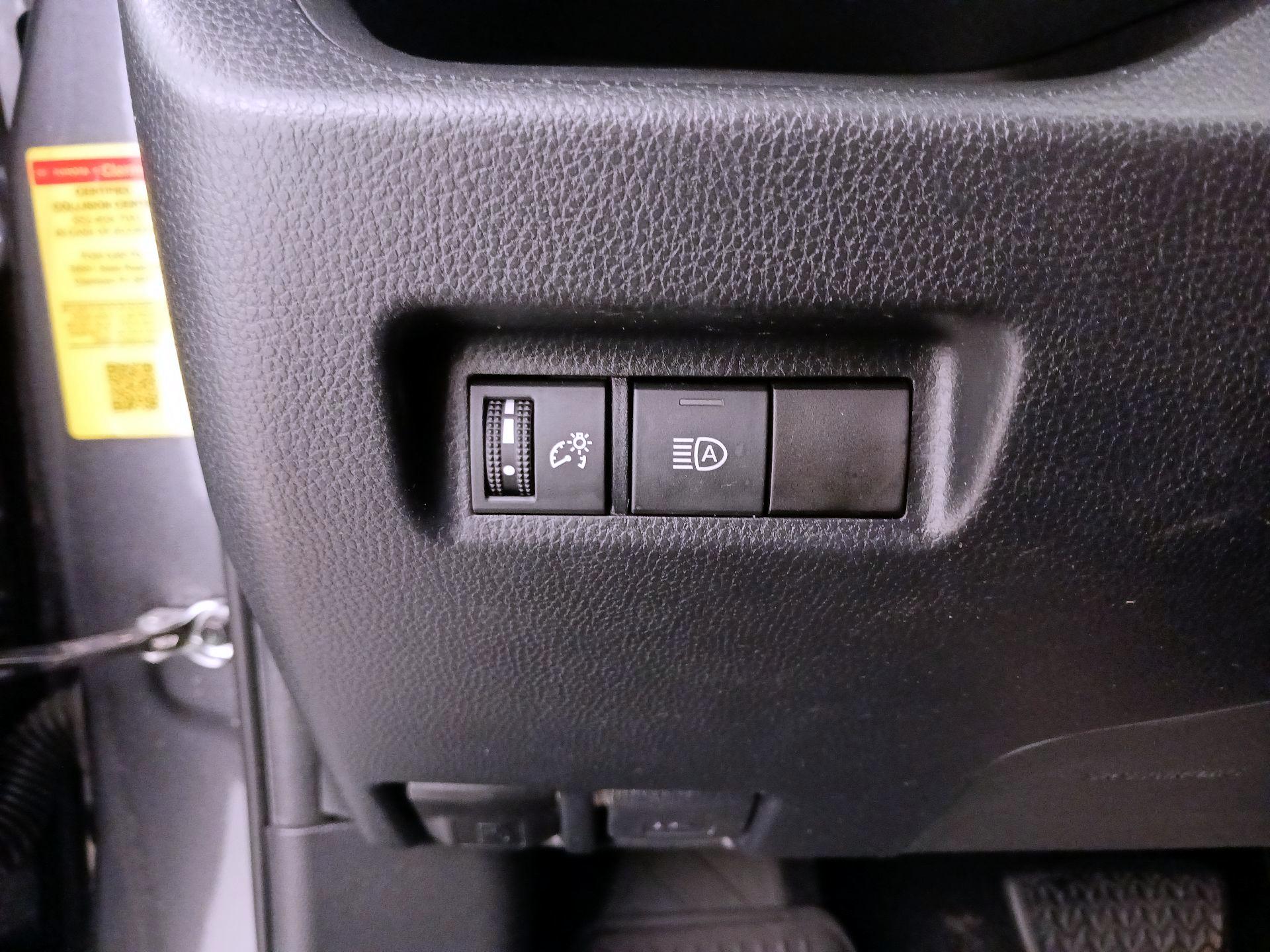 Thumbnail: 2020 Toyota RAV4 - 13