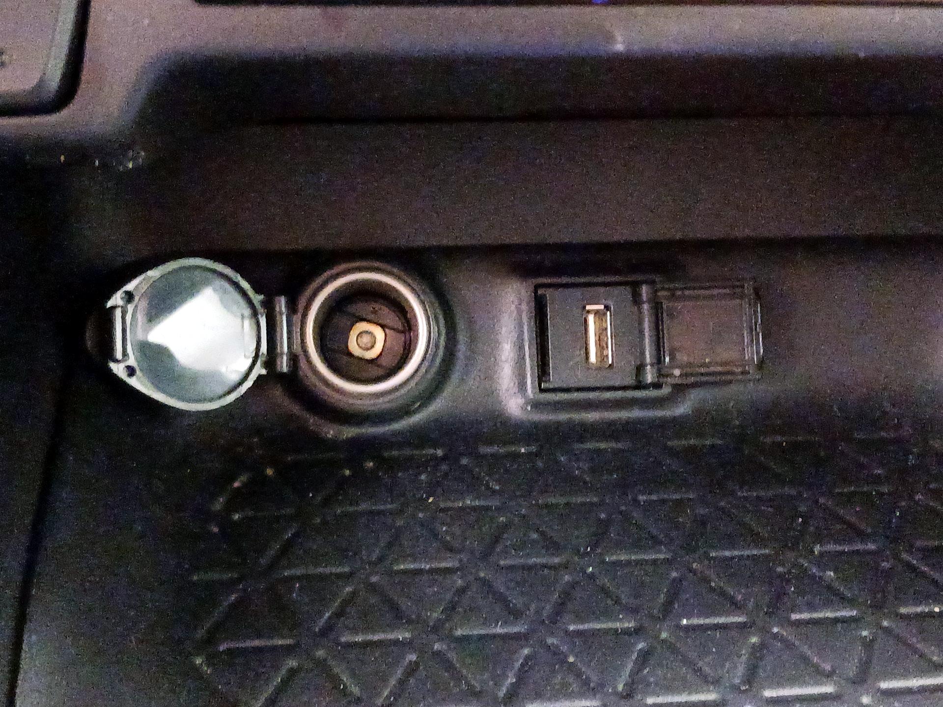 Thumbnail: 2020 Toyota RAV4 - 18