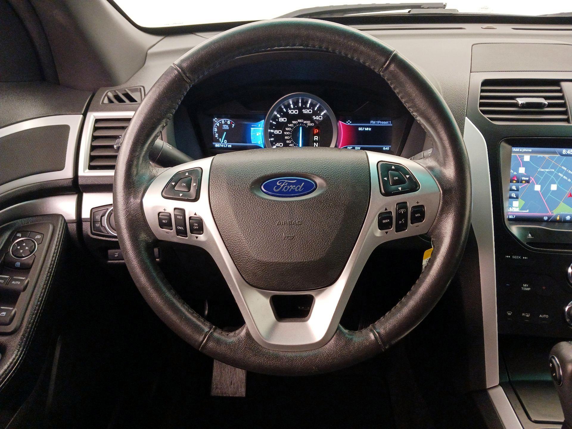 Thumbnail: 2014 Ford Explorer - 10