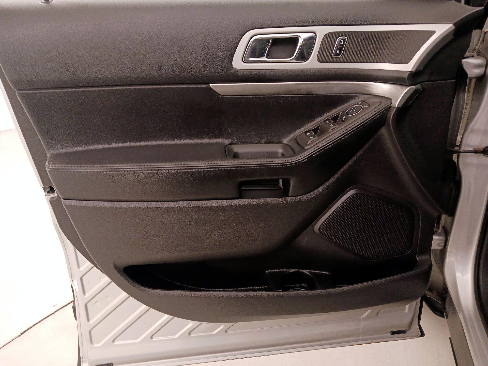 Thumbnail: 2014 Ford Explorer - 12