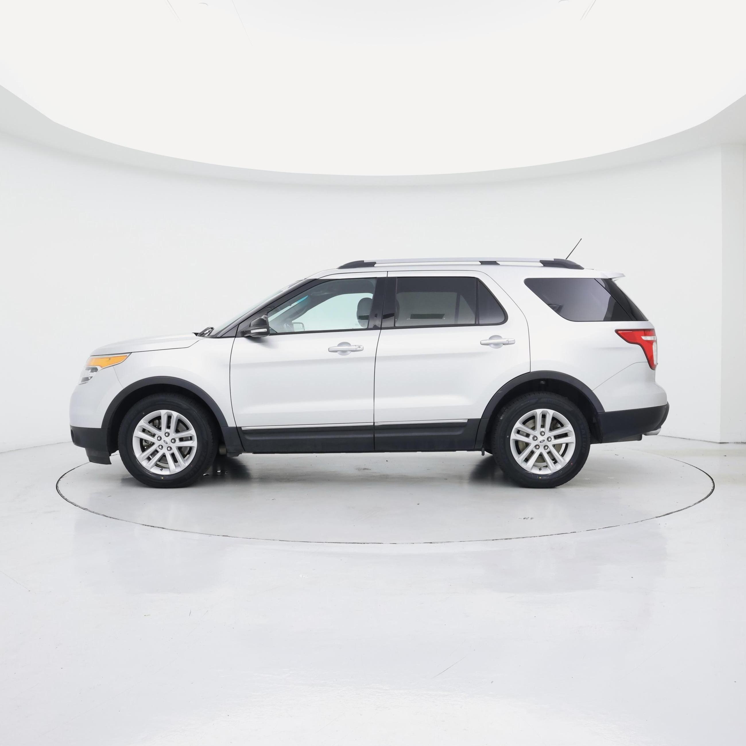 Thumbnail: 2014 Ford Explorer - 3