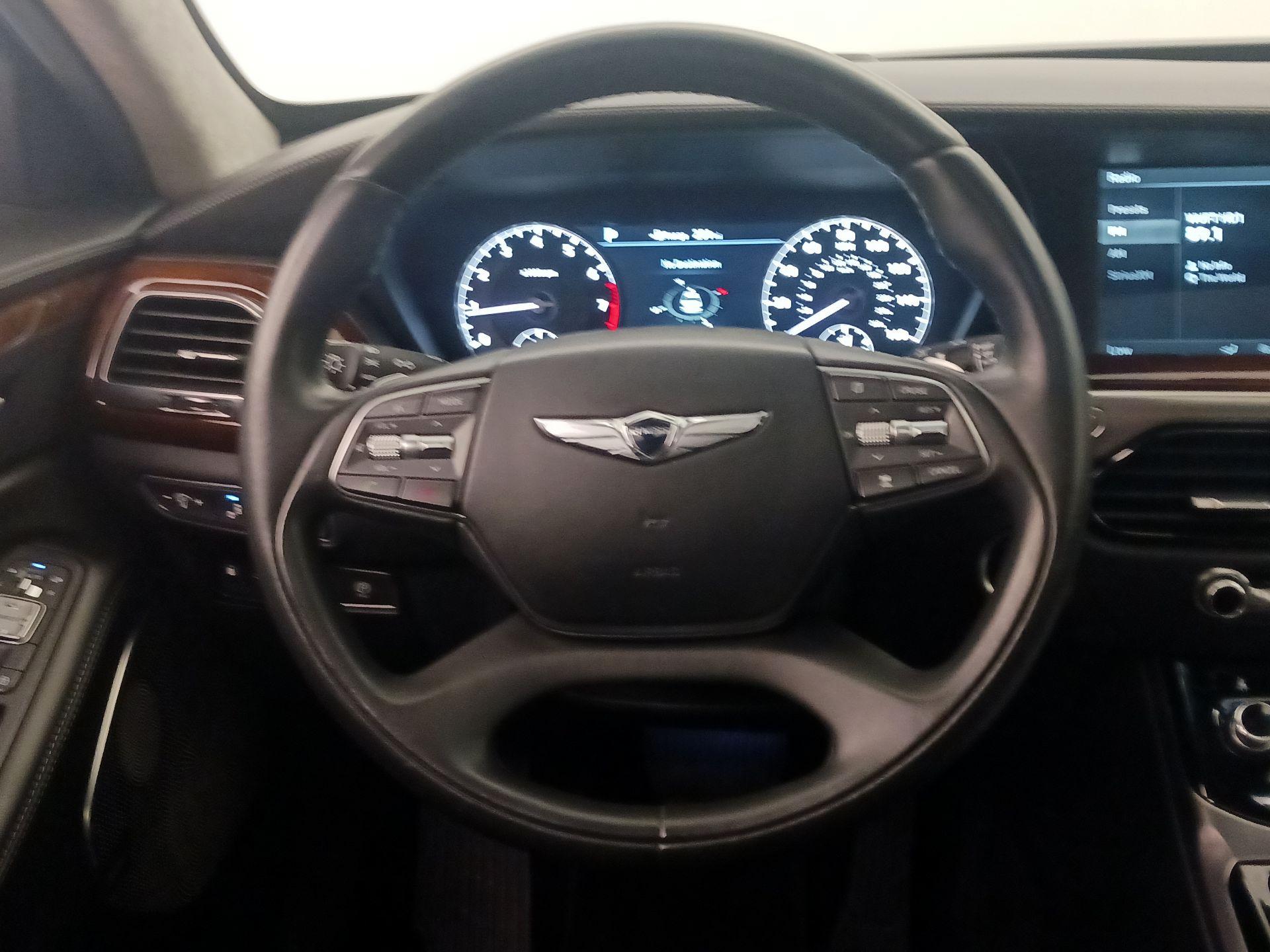 Thumbnail: 2018 Genesis G90 - 10