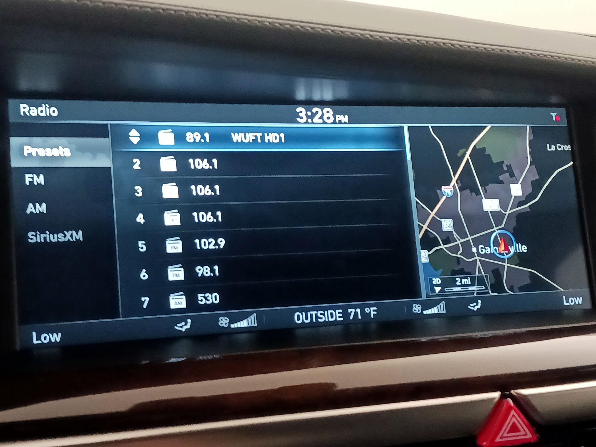 Thumbnail: 2018 Genesis G90 - 16