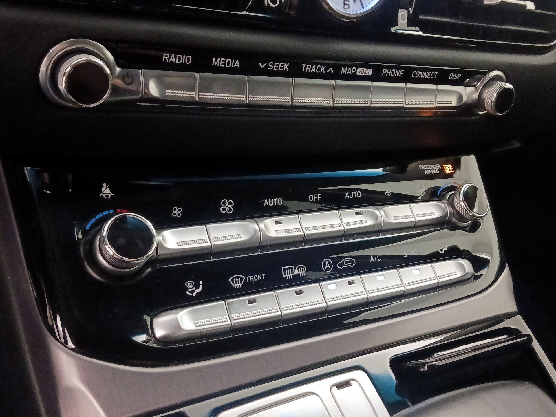 Thumbnail: 2018 Genesis G90 - 17